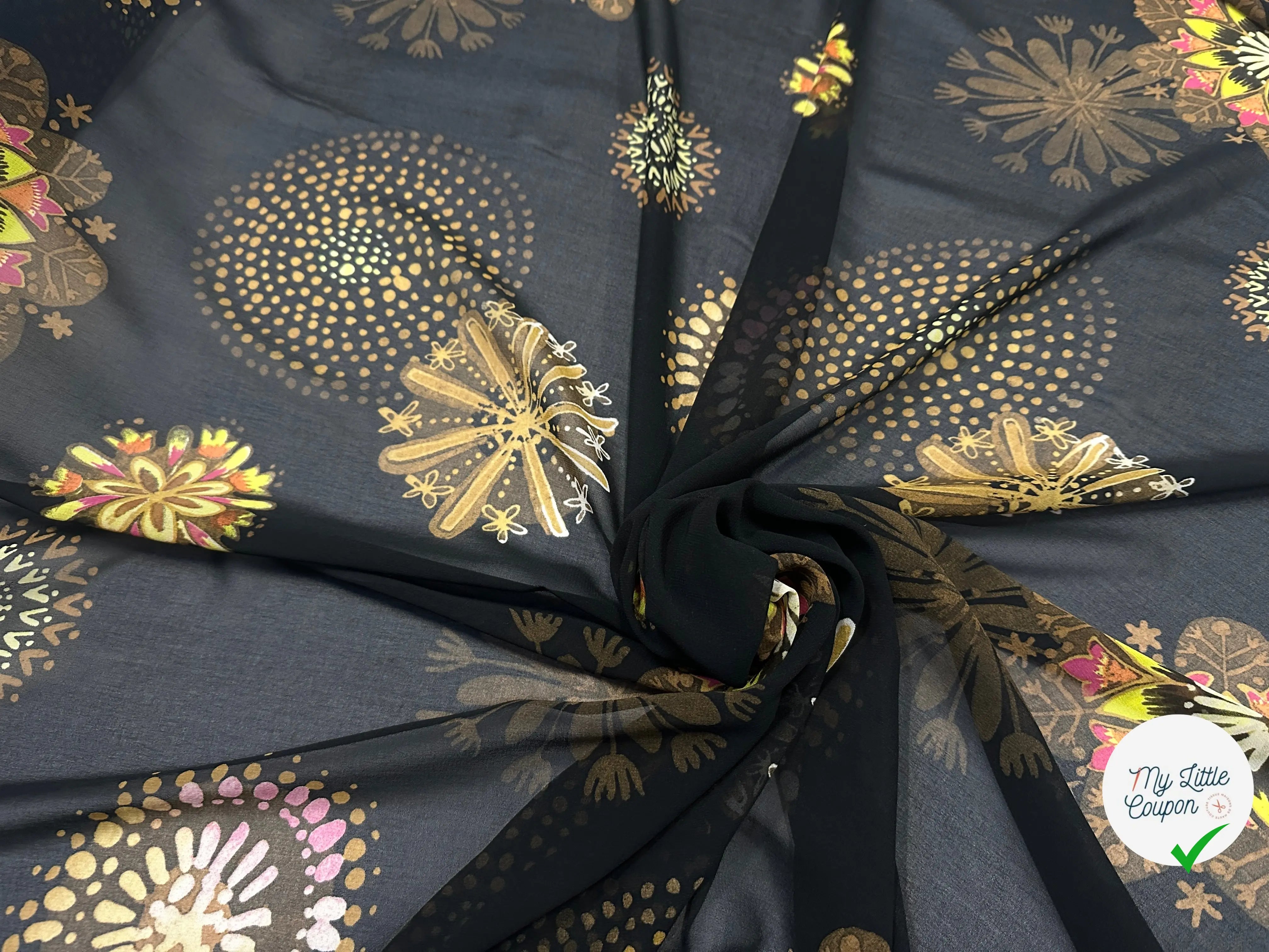 MOUSSELINE PETALES ABSTRAITES FOND NOIR - My Little Coupon