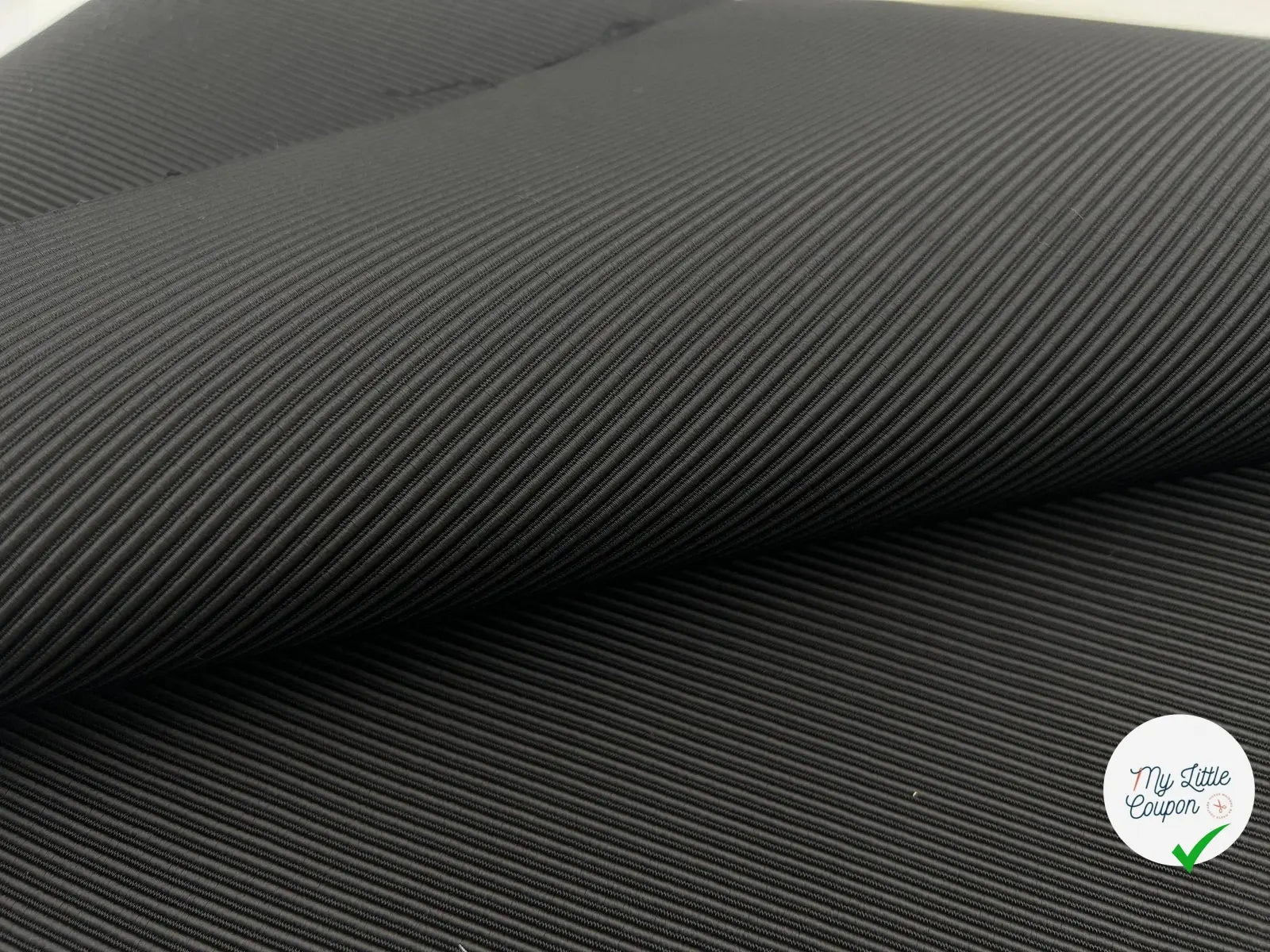 NÉOPRÈNE OTTOMAN CONTRECOLLÉ NOIR DOUBLE FACE - coupon de tissu de 3 mètres - My Little Coupon - tissu - coudre