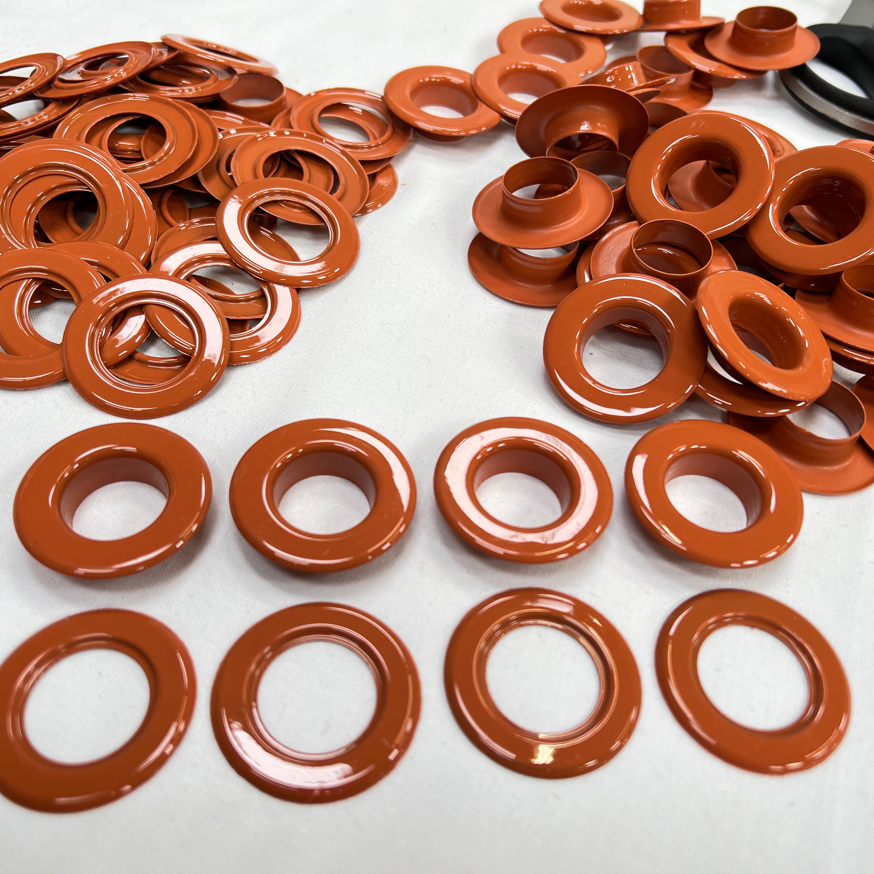 OEILLET A SERTIR ORANGE (lot de 2) - My Little Coupon