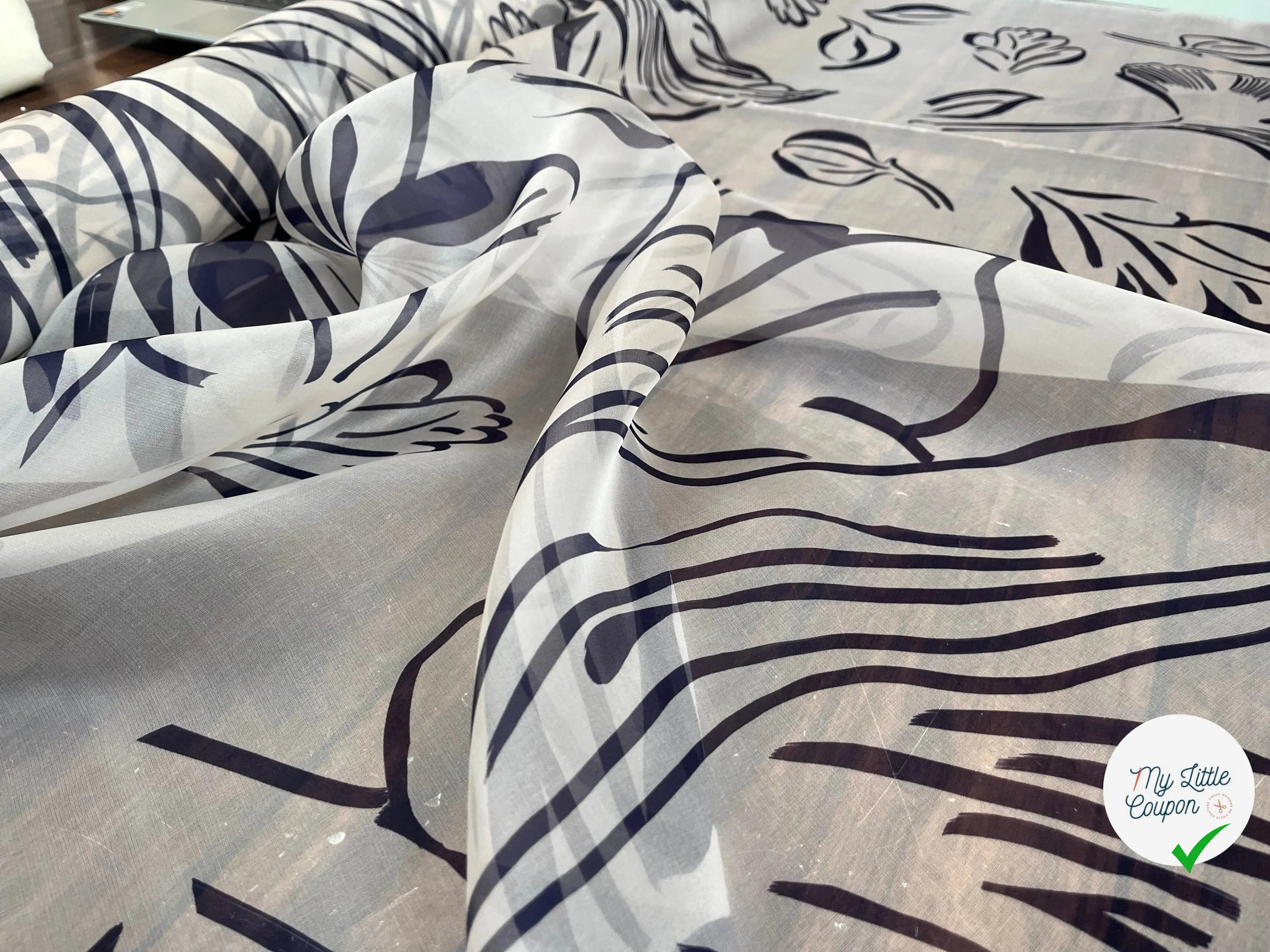 ORGANZA DE SOIE IMPRIMÉ GRAPHIQUE FONC BLANC - My Little Coupon