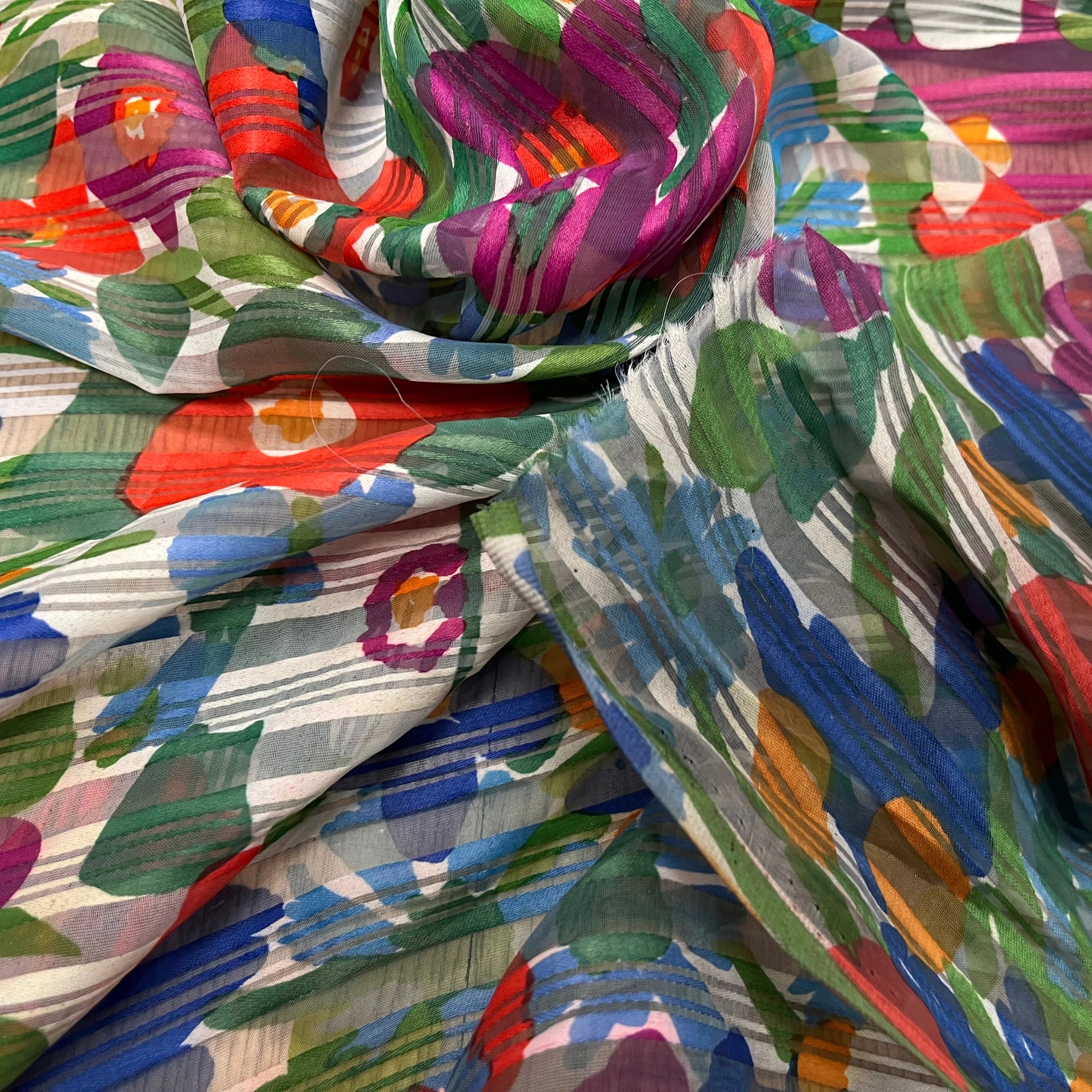 ORGANZA IMPRIMÉ FLEURS MULTICOLORES AVEC DES RAYURES TEXTURÉES - My Little Coupon