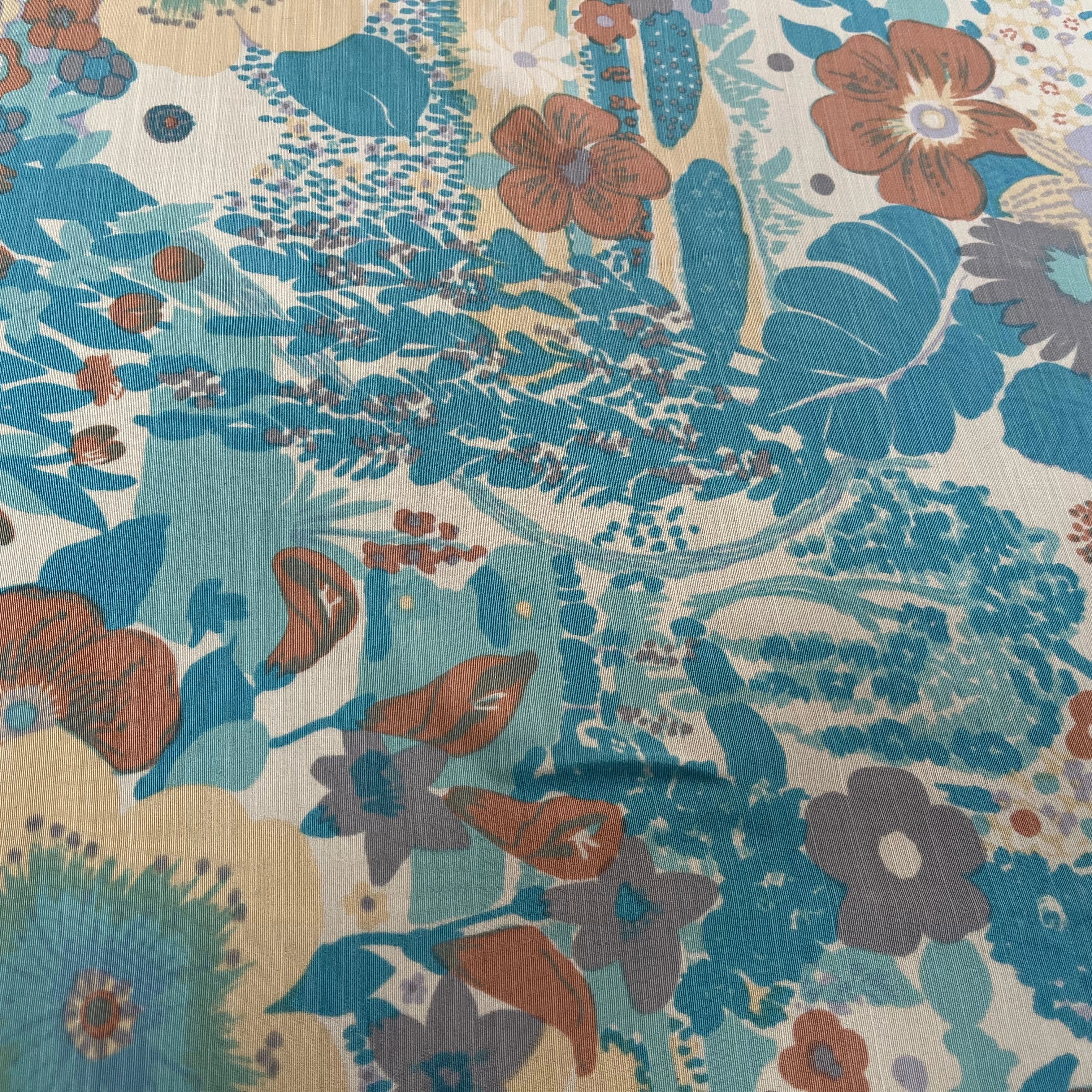 OTTOMAN LAINE VISCOSE FOND ÉCRU MOTIF FLEURS BLEU MARRON VERT 95CM - My Little Coupon