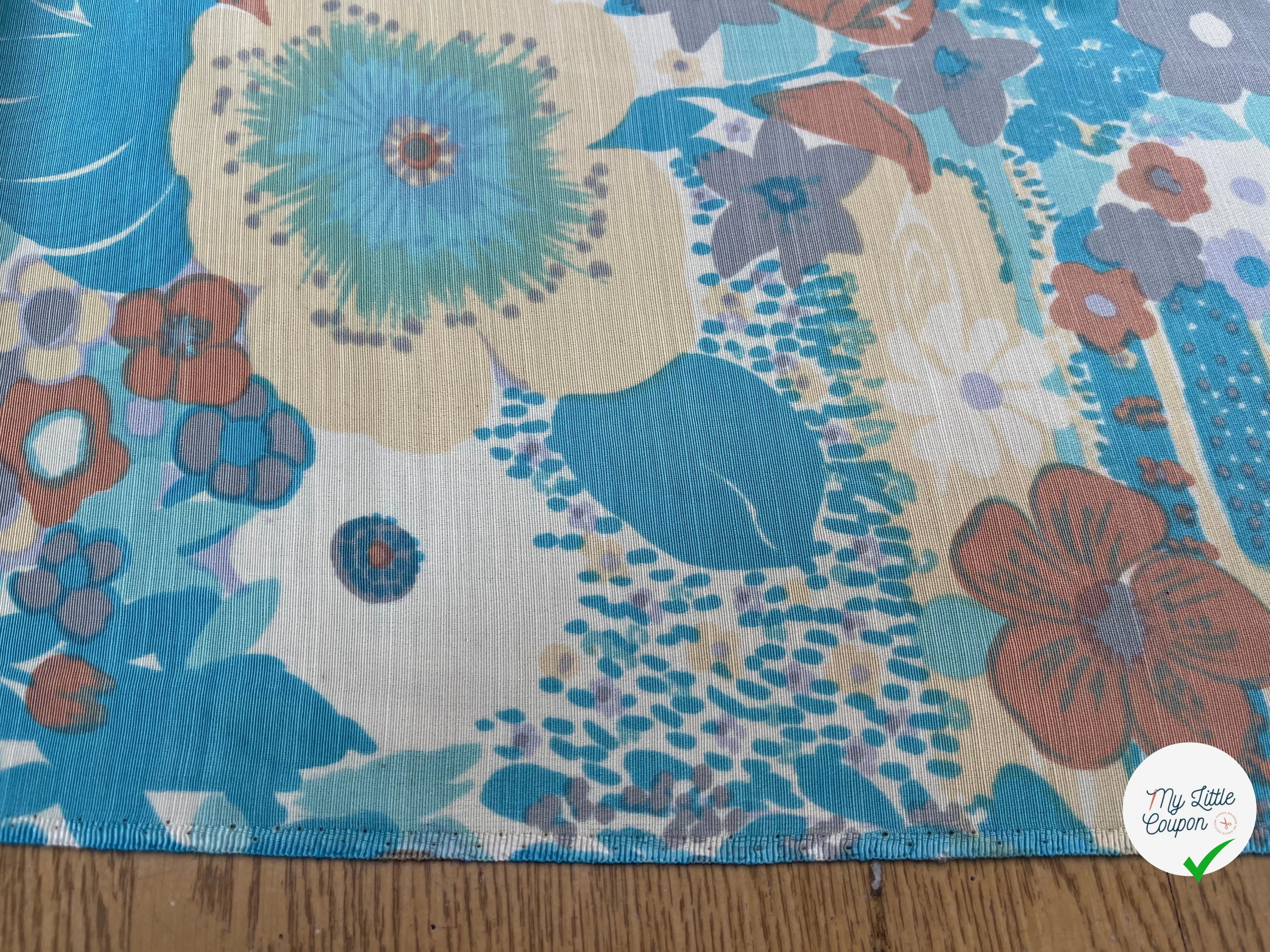 OTTOMAN LAINE VISCOSE FOND ÉCRU MOTIF FLEURS BLEU MARRON VERT 95CM - My Little Coupon