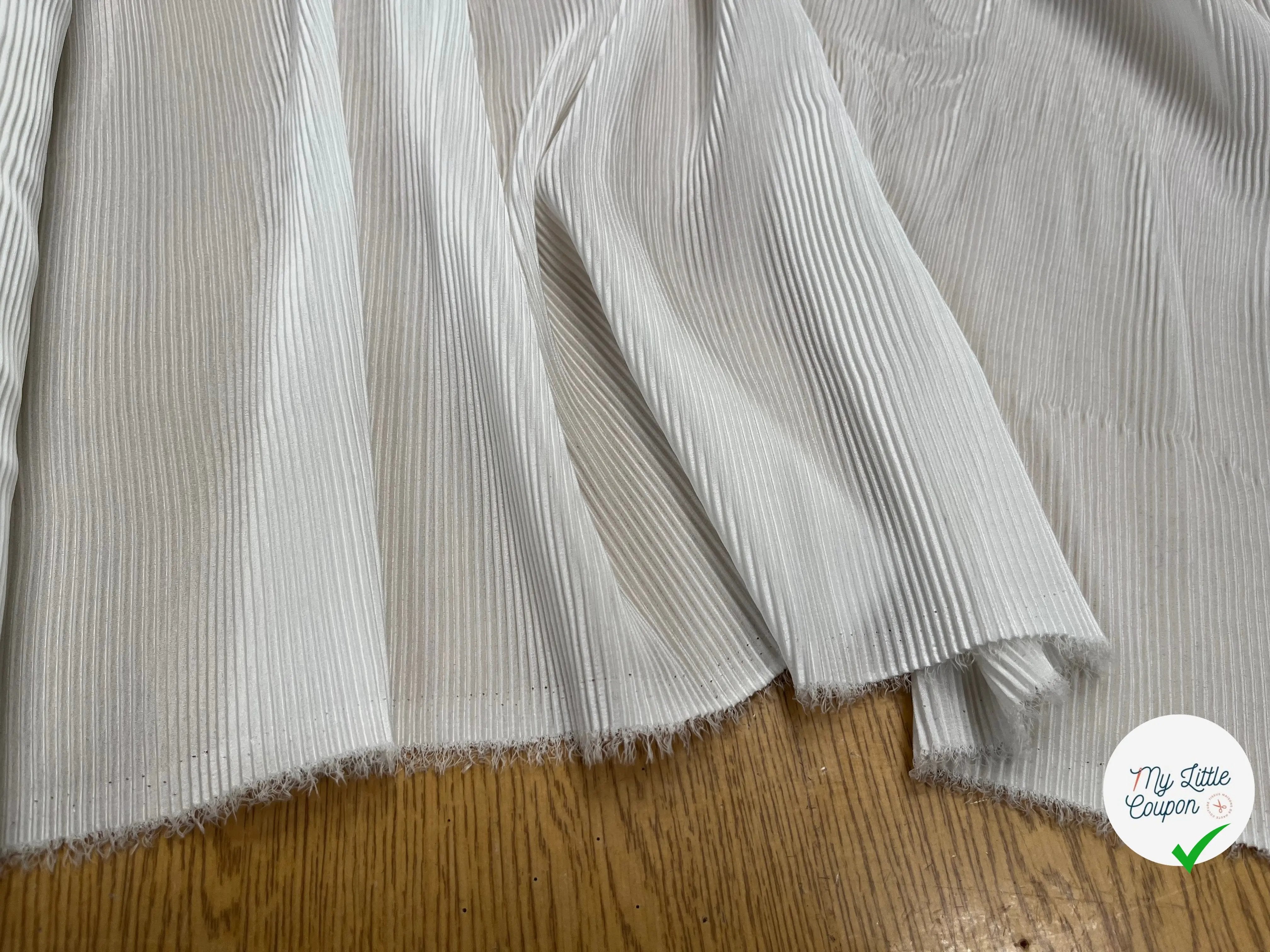 OTTOMAN ULTRA STRECH BLANC CASSÉ - My Little Coupon