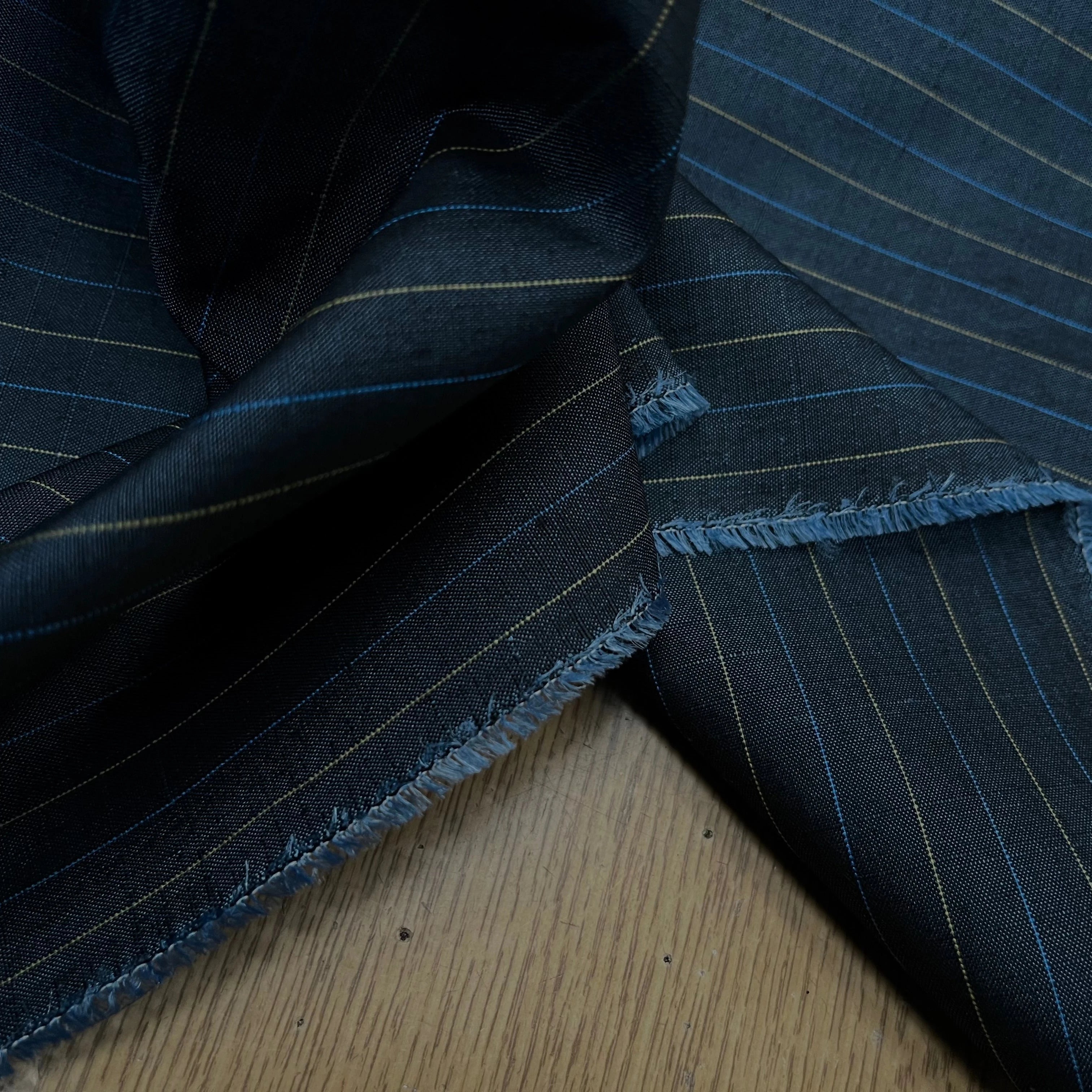 OXFORD DRU VISCOSE BLEU GRISÉ À RAURES BLEU&JAUNE - My Little Coupon