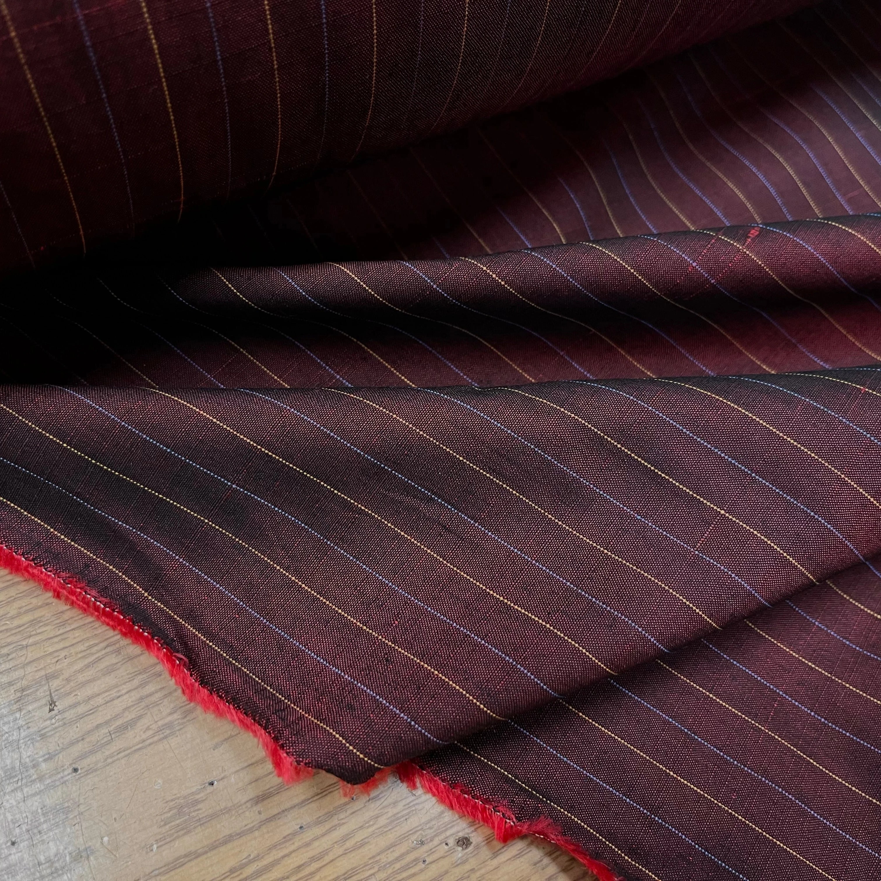 OXFORD DRU VISCOSE ROUGE WINE À RAYURES BLEU&JAUNE - My Little Coupon