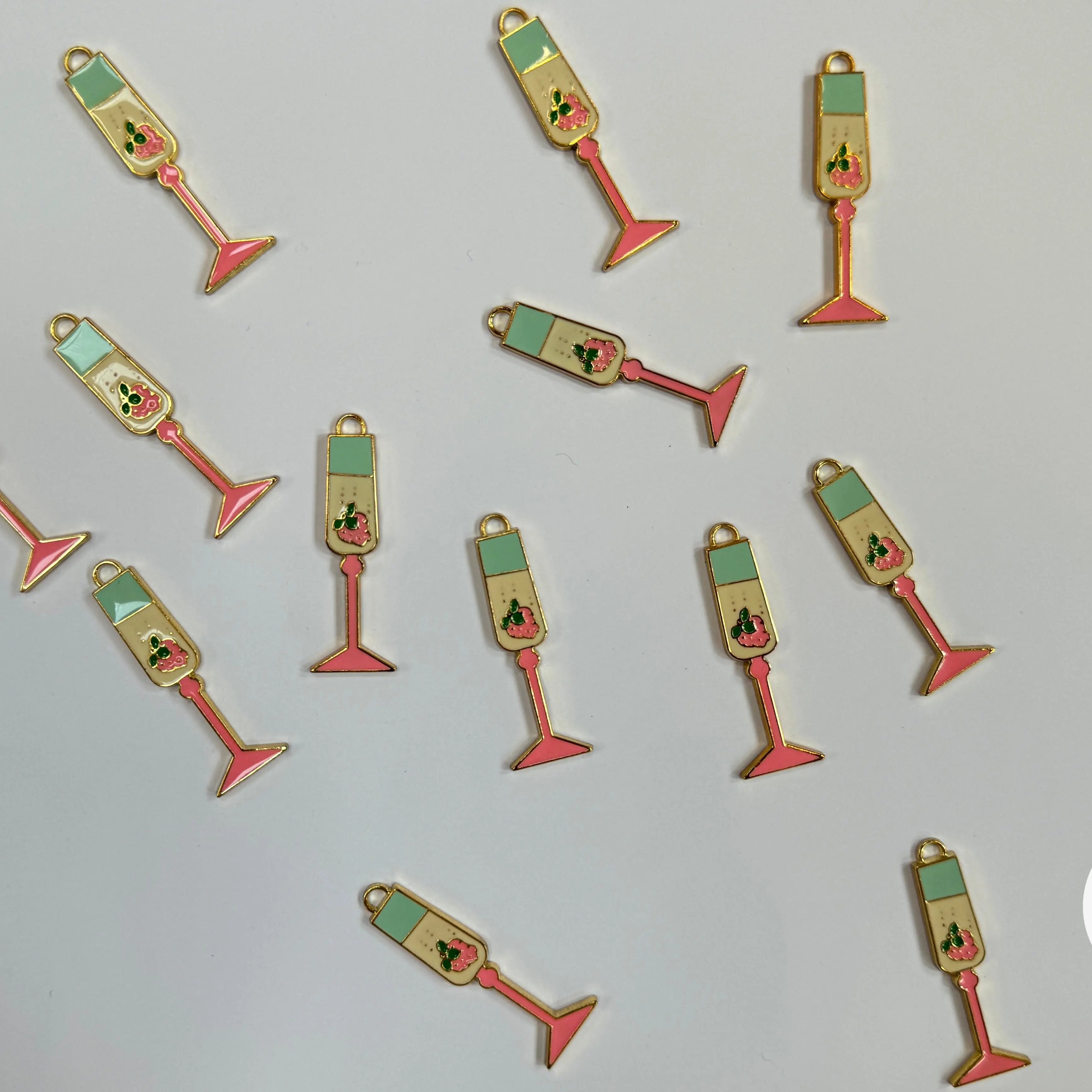 PENDENTIF BULLES DE FRAISES CREME - My Little Coupon