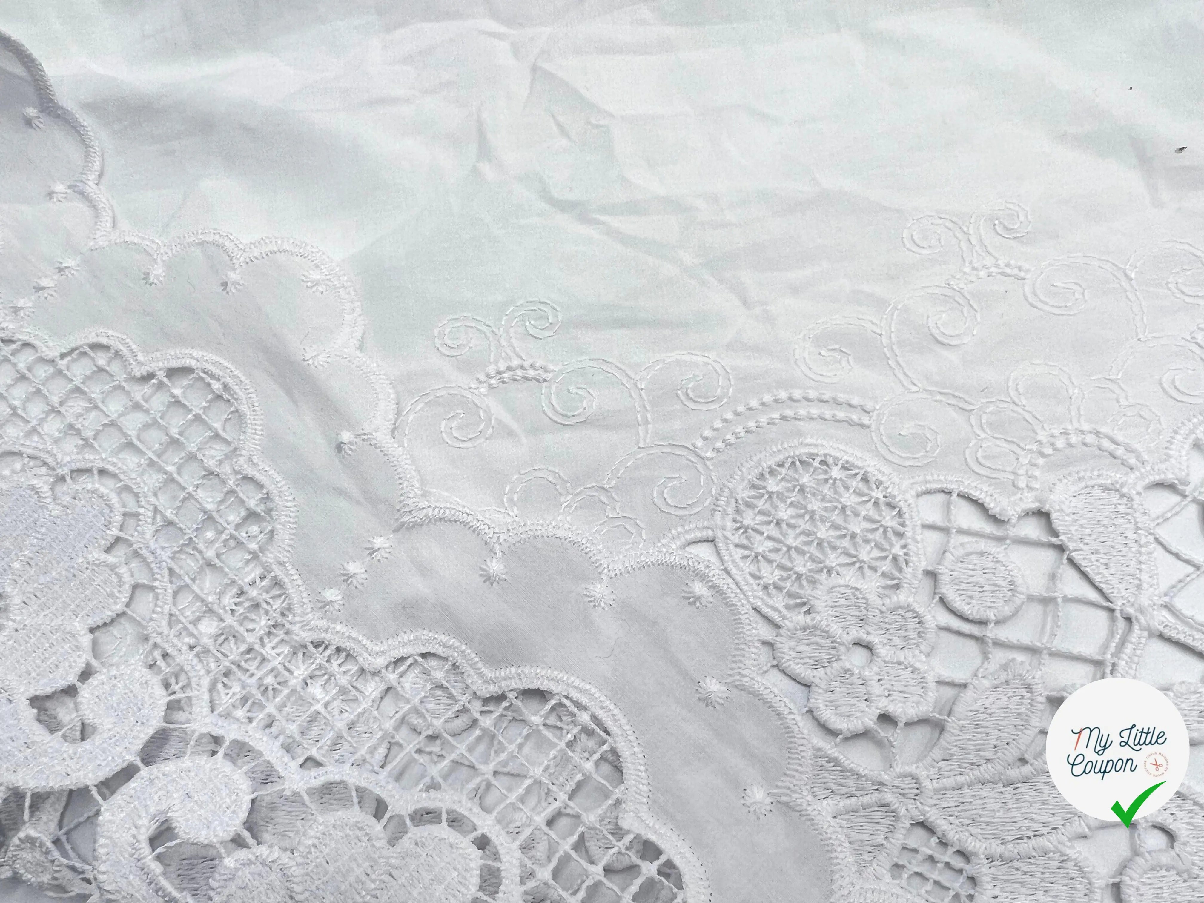 PERCALE BLANCHE À BASE REBRODÉE GUIPURE - My Little Coupon - tissu - coudre