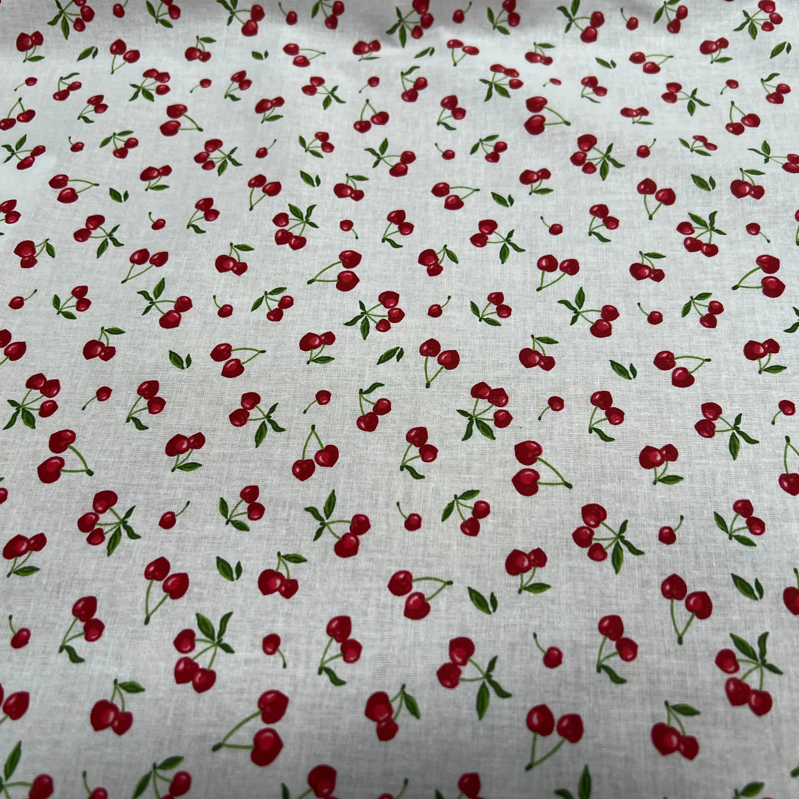 PERCALE DE COTON CERISES BLANC 150 CM - My Little Coupon