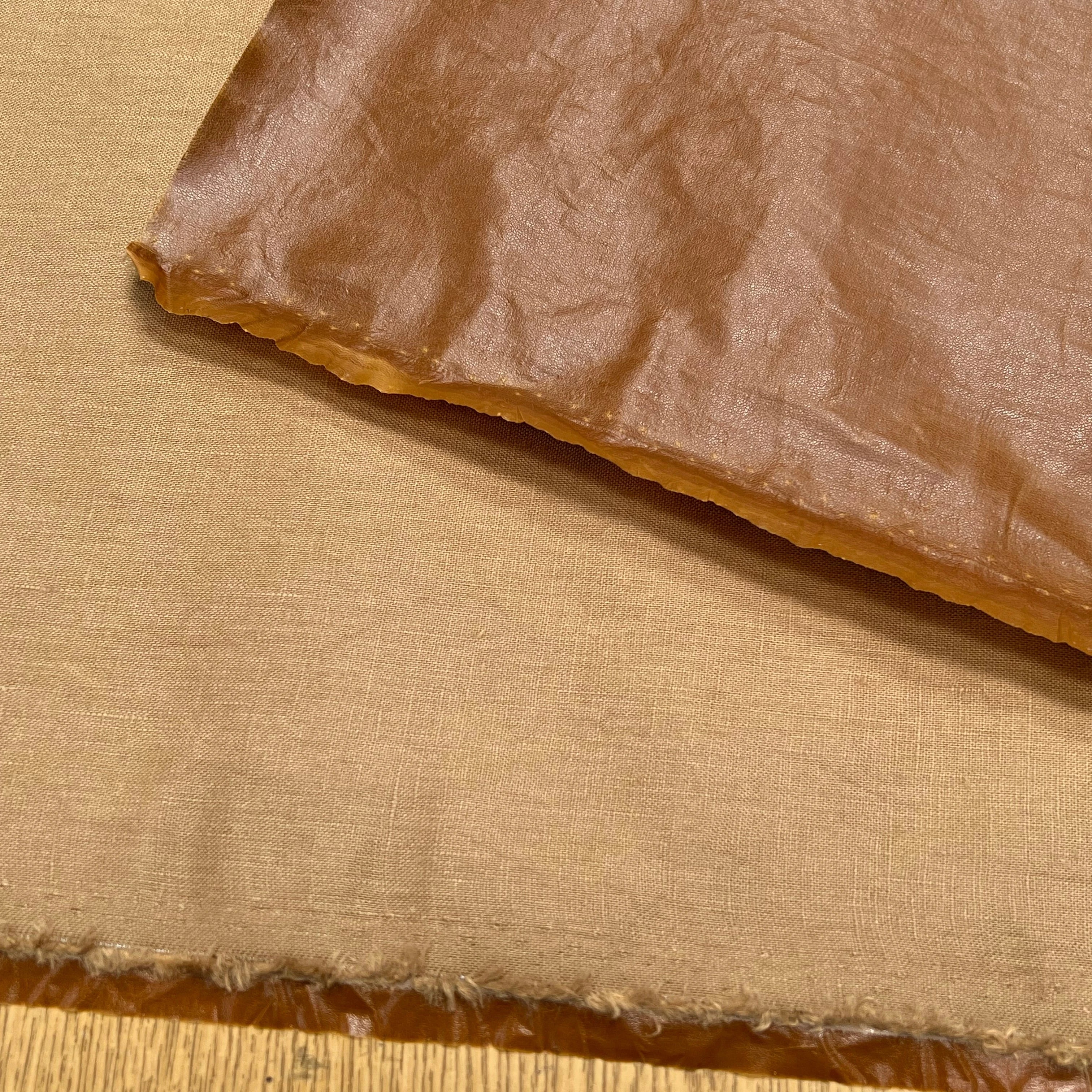 PERCALE DE COTON CHINTZÉ VILNIUS CONTRECOLLÉ ASPECT DAIM MARRON CAMEL - My Little Coupon