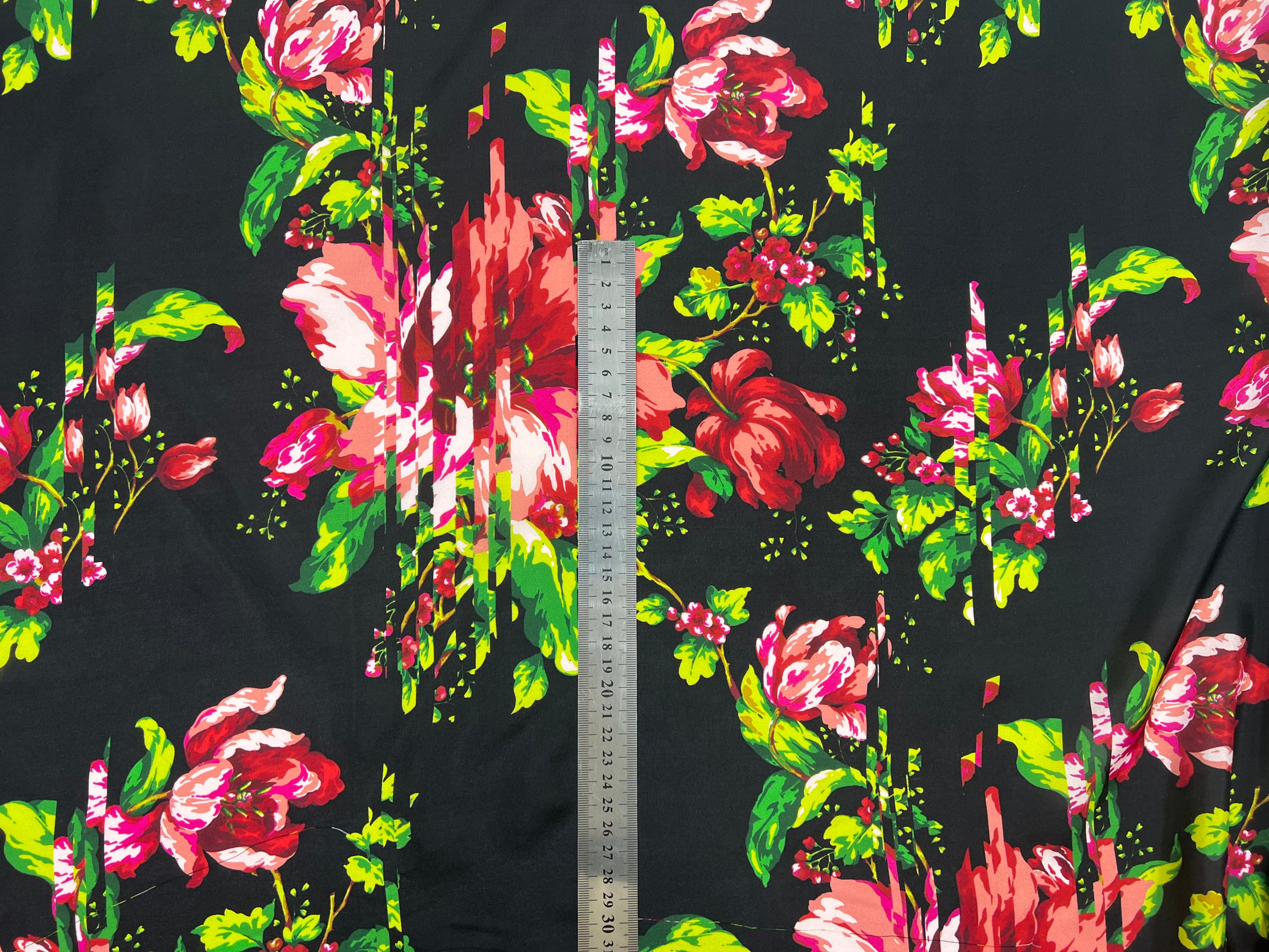 PONGE DE SOIE IMPRIMÉE FLORAVITA FOND NOIR MSO