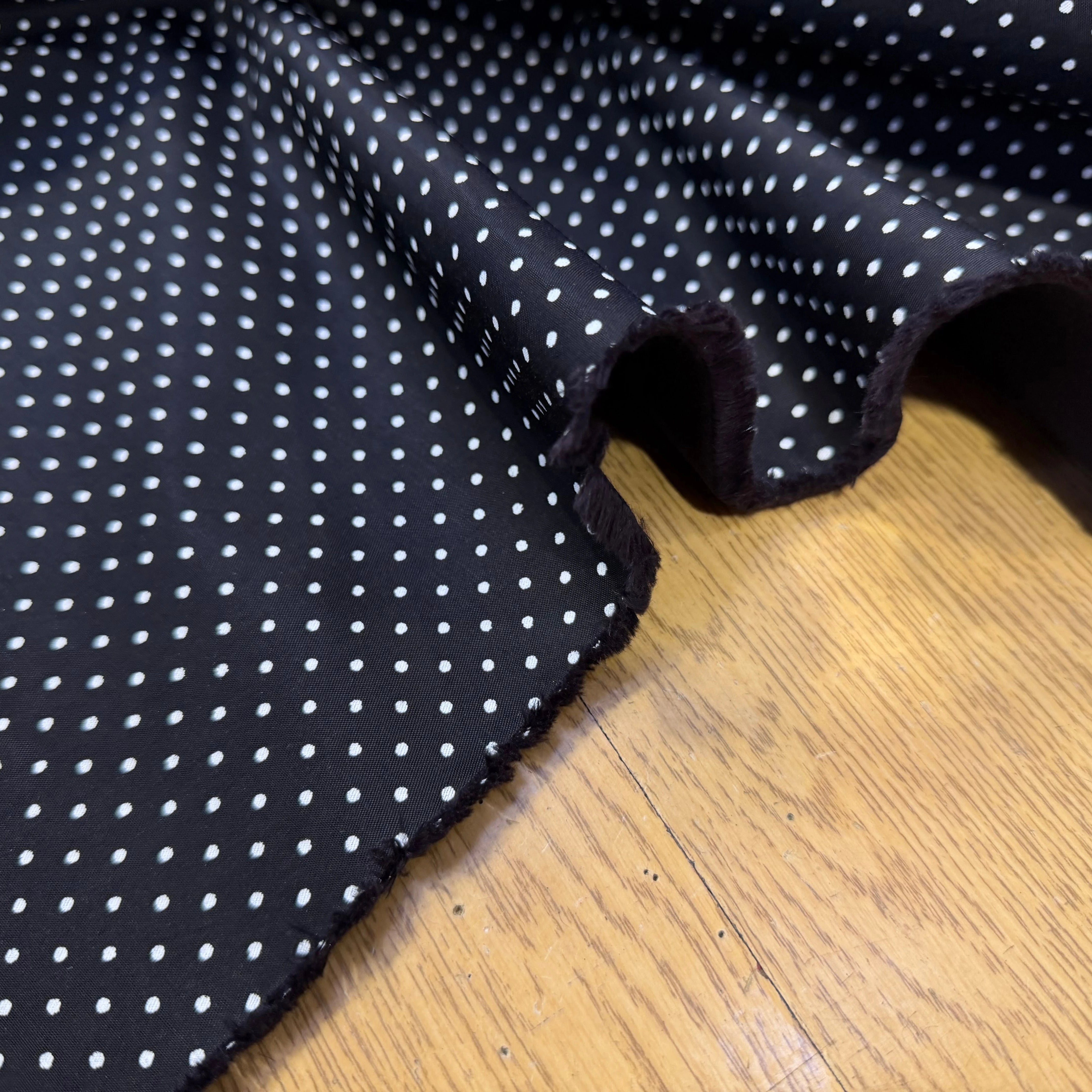 POPELINE À CANNES FOND NOIR À PETITS POIS BLANC - My Little Coupon