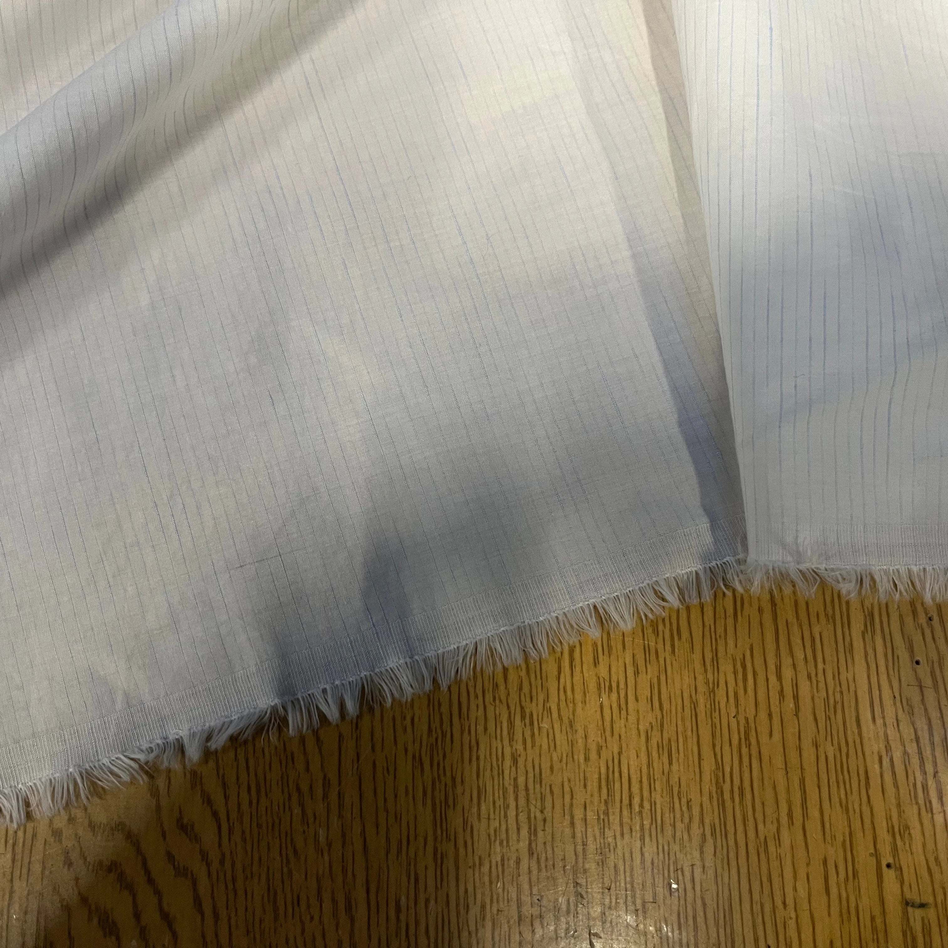 POPELINE BLANCHES À RAYURES BLEUES PIQUÉES - My Little Coupon