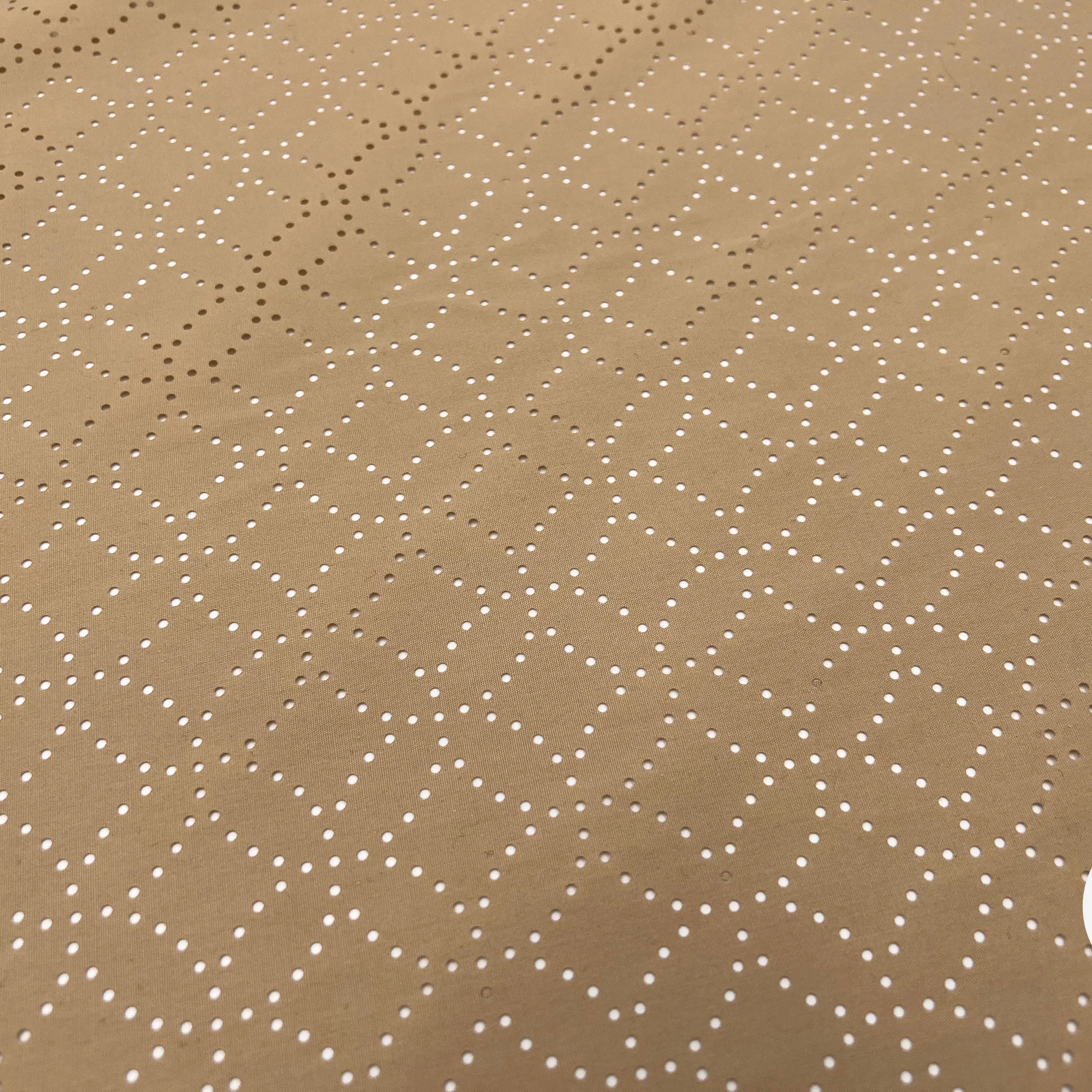 POPELINE BRODÉE DE ROSACE FOND SABLE - My Little Coupon - tissu - coudre