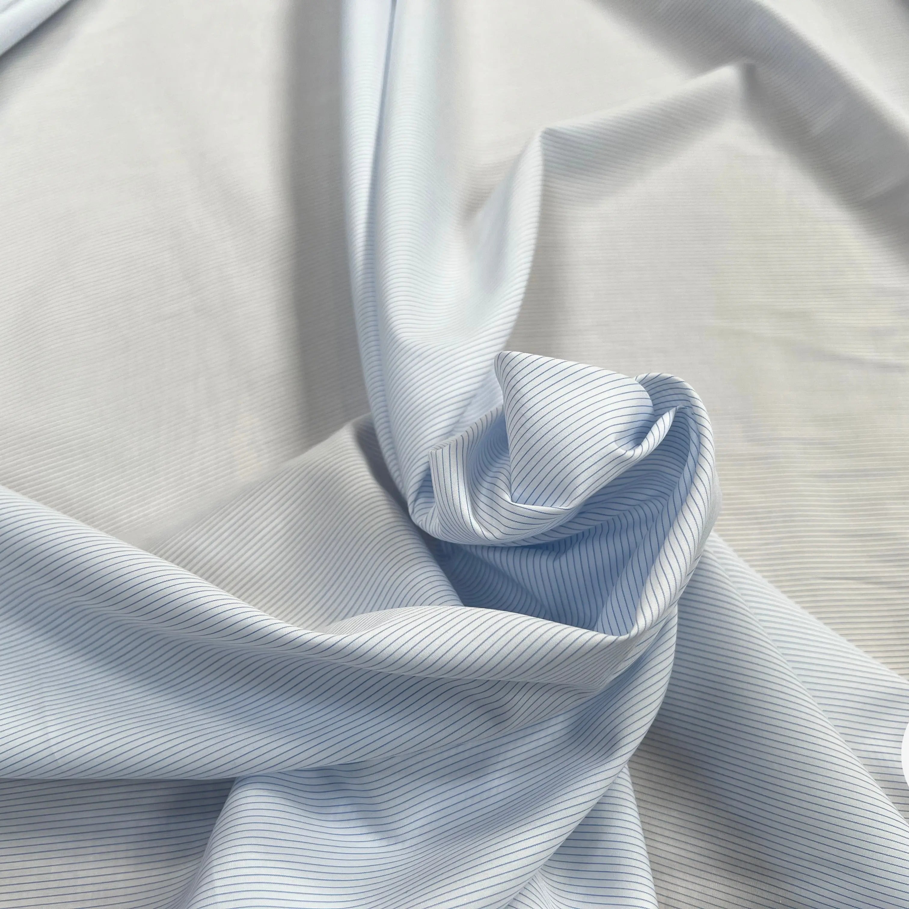 POPELINE COTON BLANCHE FINES RAYURES BLEUX - My Little Coupon