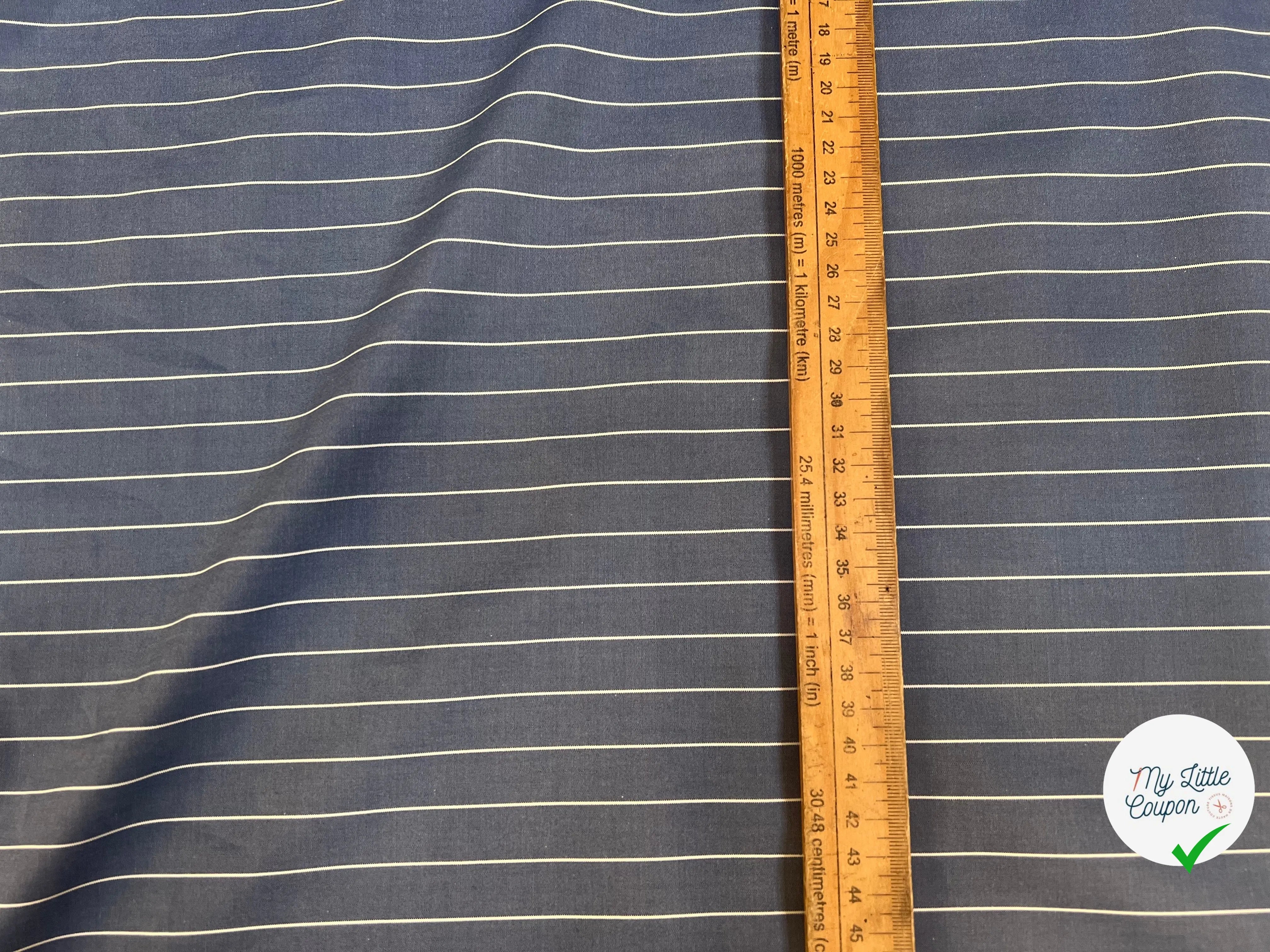 POPELINE COTON RAYURES 15MM FOND BLEU RAYURES BLANCHES - My Little Coupon