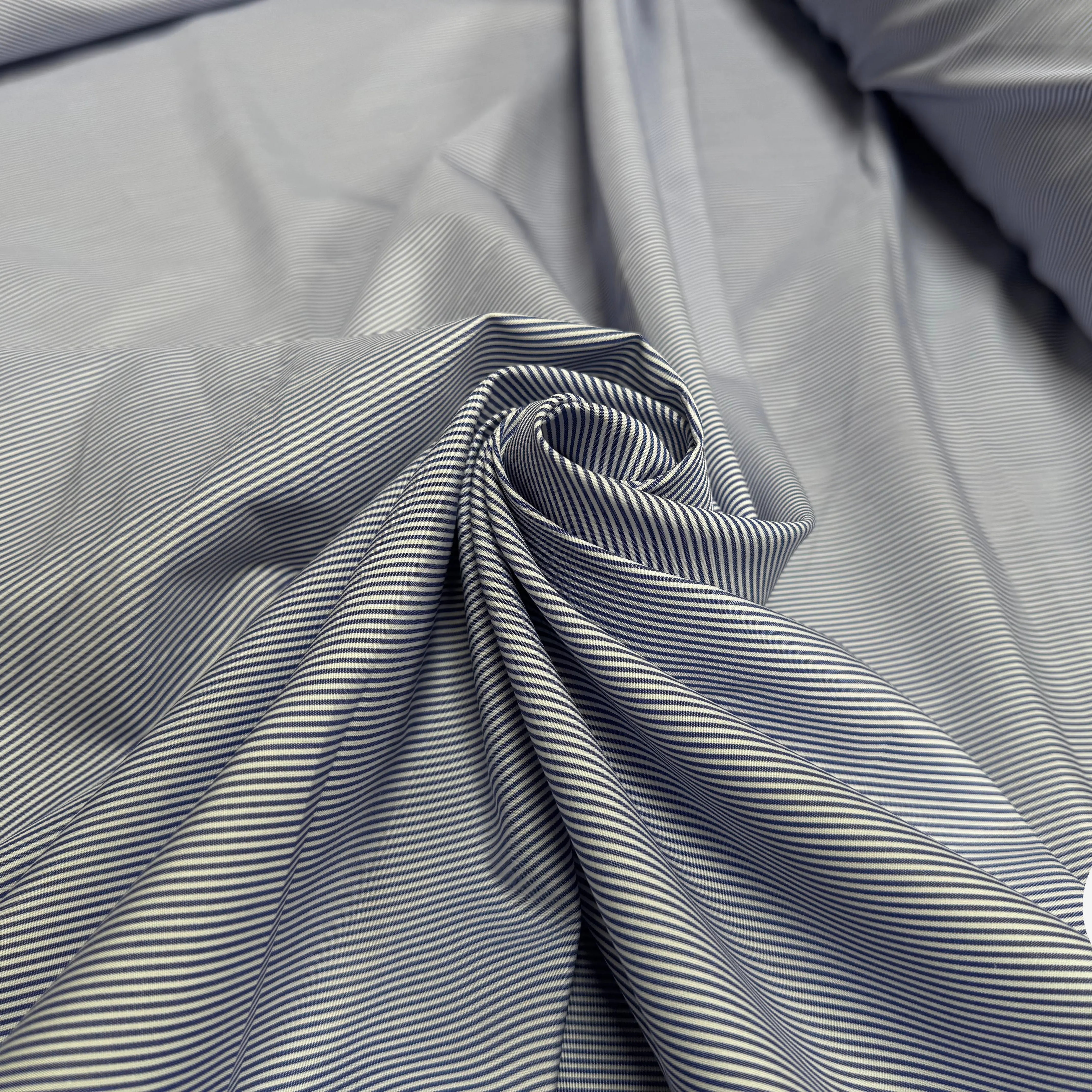 POPELINE DE COTON 100% COTON À RAYURES BLEU MARINE ET BLANC - My Little Coupon