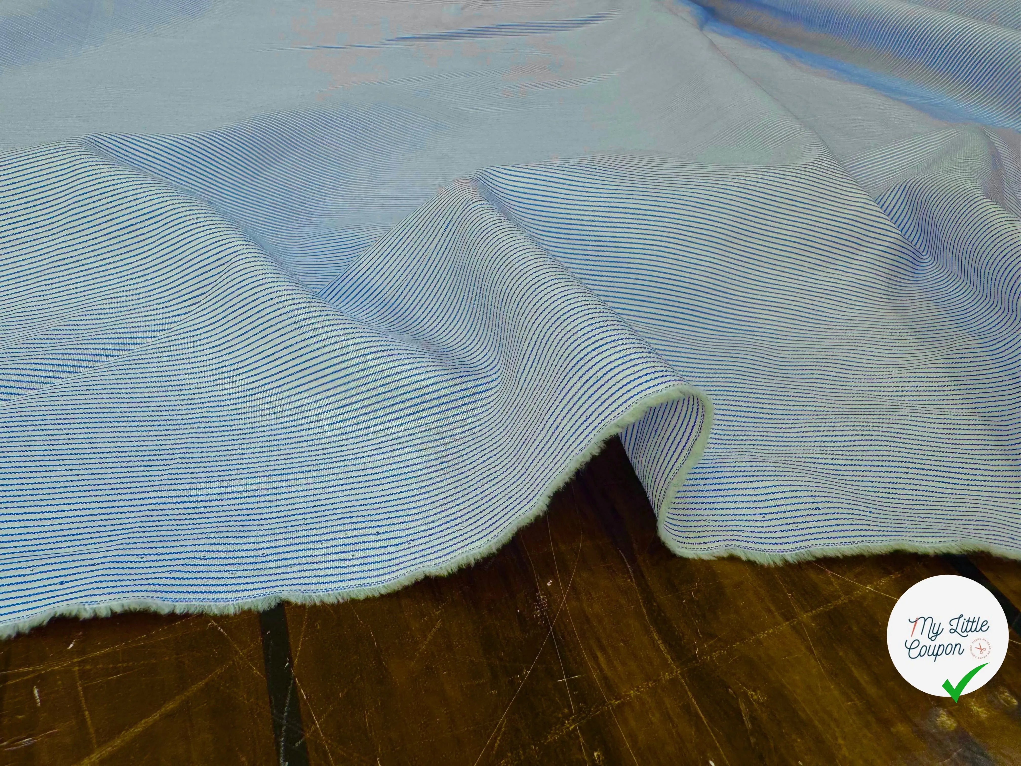 POPELINE DE COTON 100% COTON A RAYURES VERTICALES NAVY ET BLANC - My Little Coupon