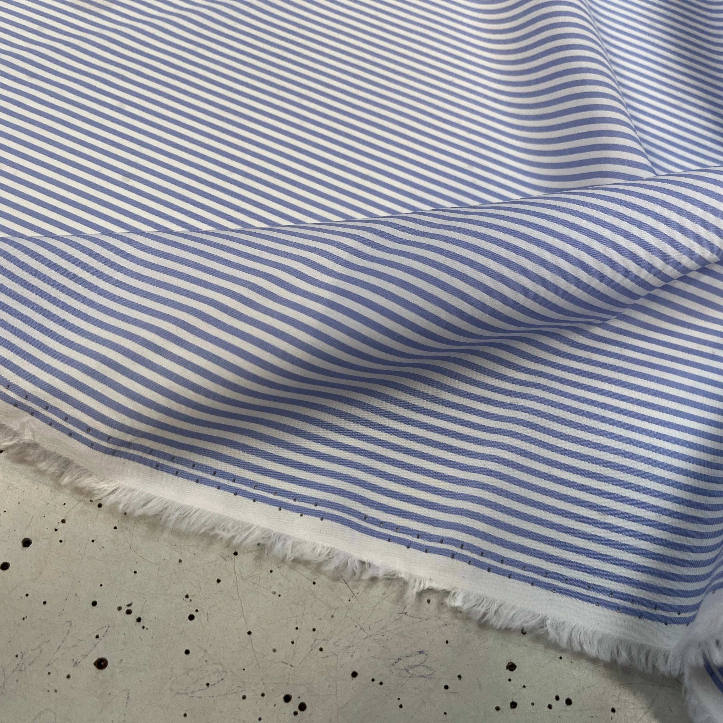 POPELINE DE COTON À RAYURES HORIZONTALES BLEU CLAIRE ET BLANC - My Little Coupon