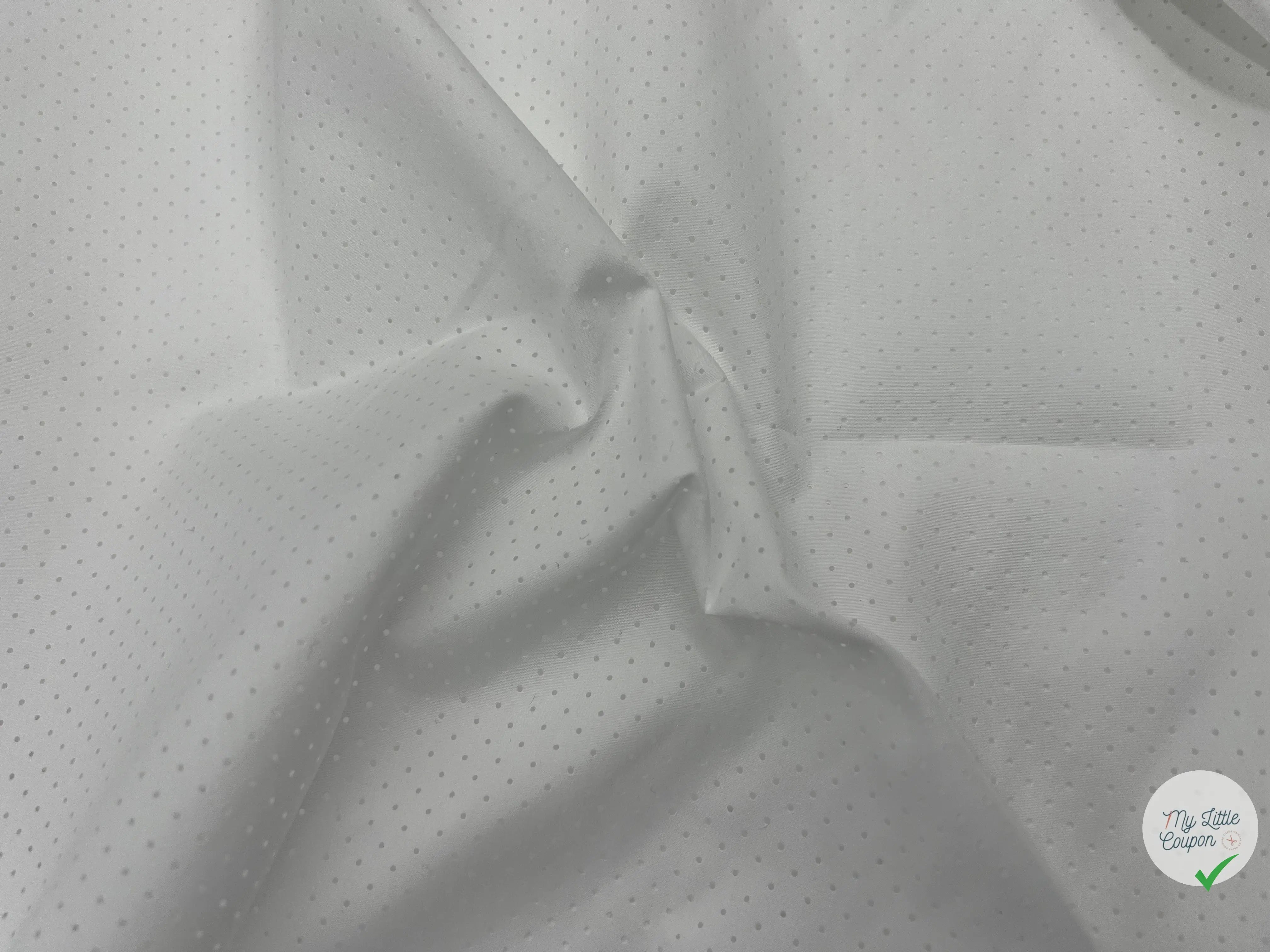 POPELINE DE COTON AJOURĂE DE PETITS POIS BLANC OPTIQUE - My Little Coupon - tissu - coudre