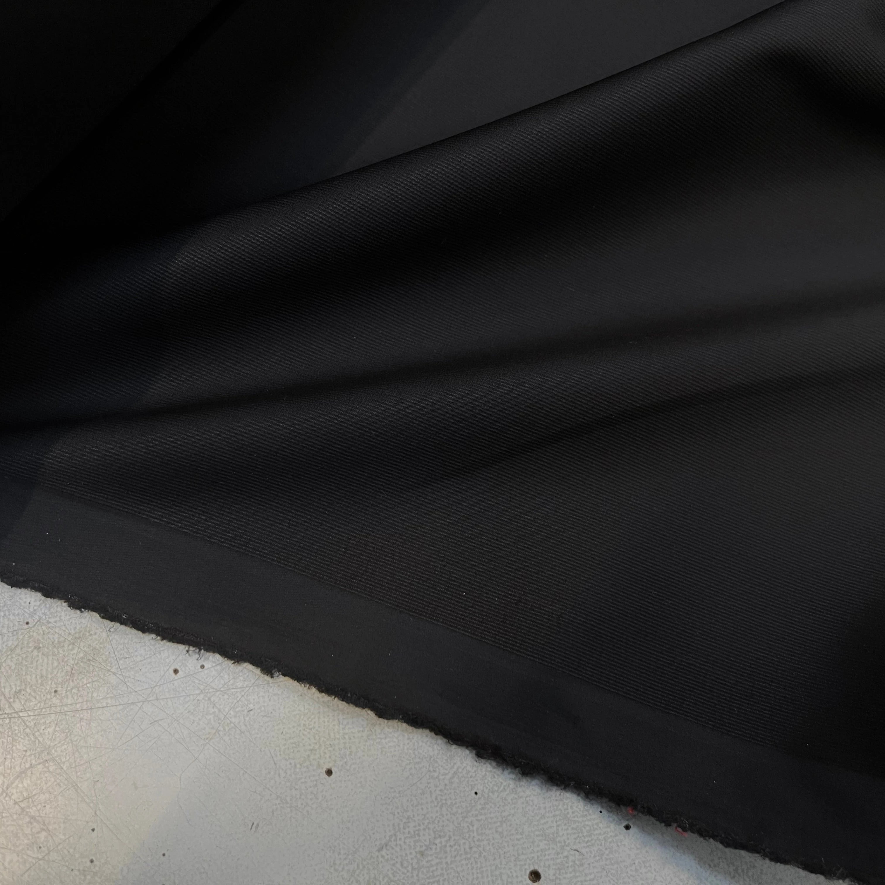 POPELINE DE COTON ALBINI NOIR FLUIDE FINE RAYURES - My Little Coupon