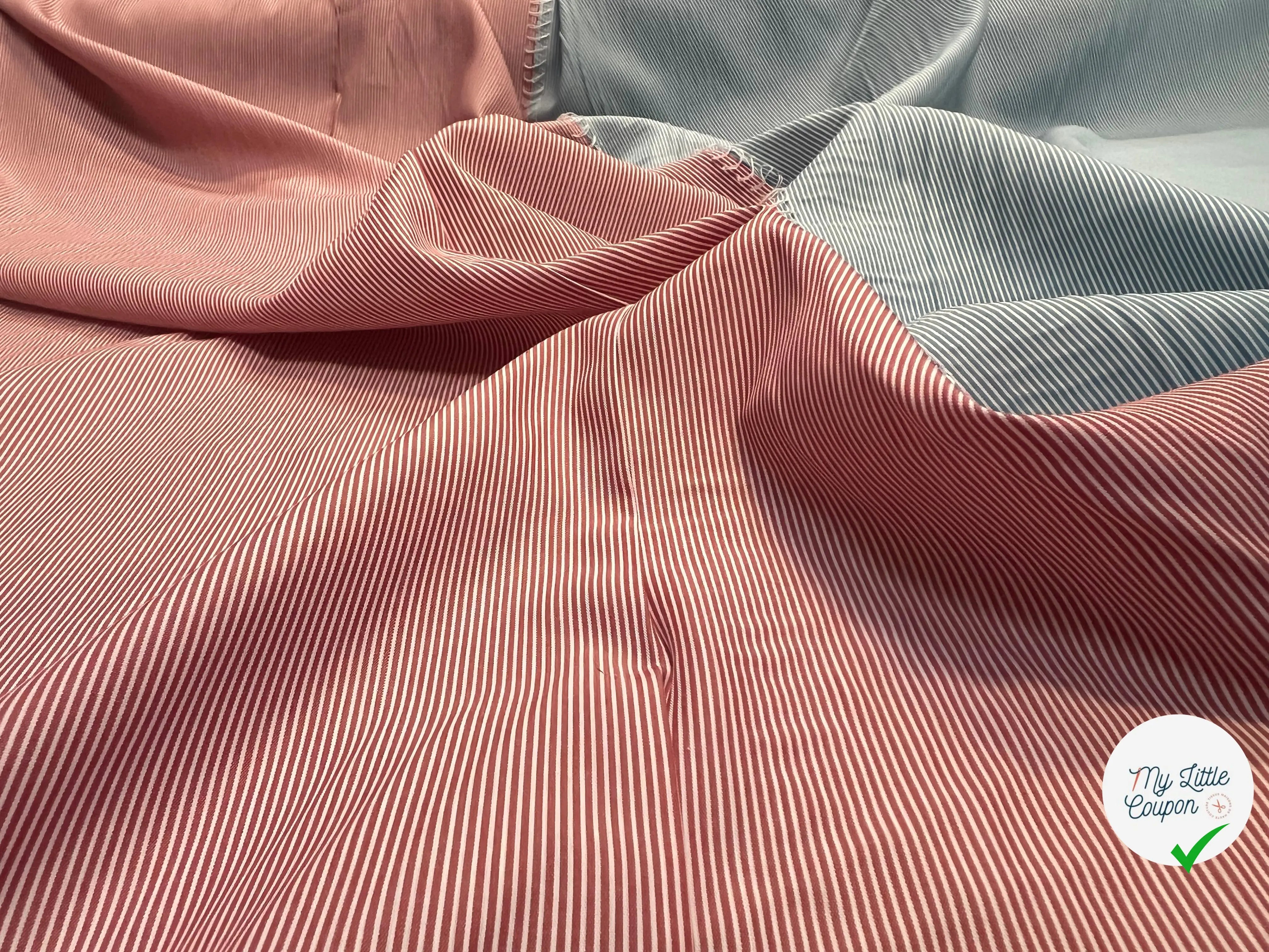 POPELINE DE COTON BICOLORE À PETITES RAYURES BLEU ET ROUGE ROSÉ - My Little Coupon