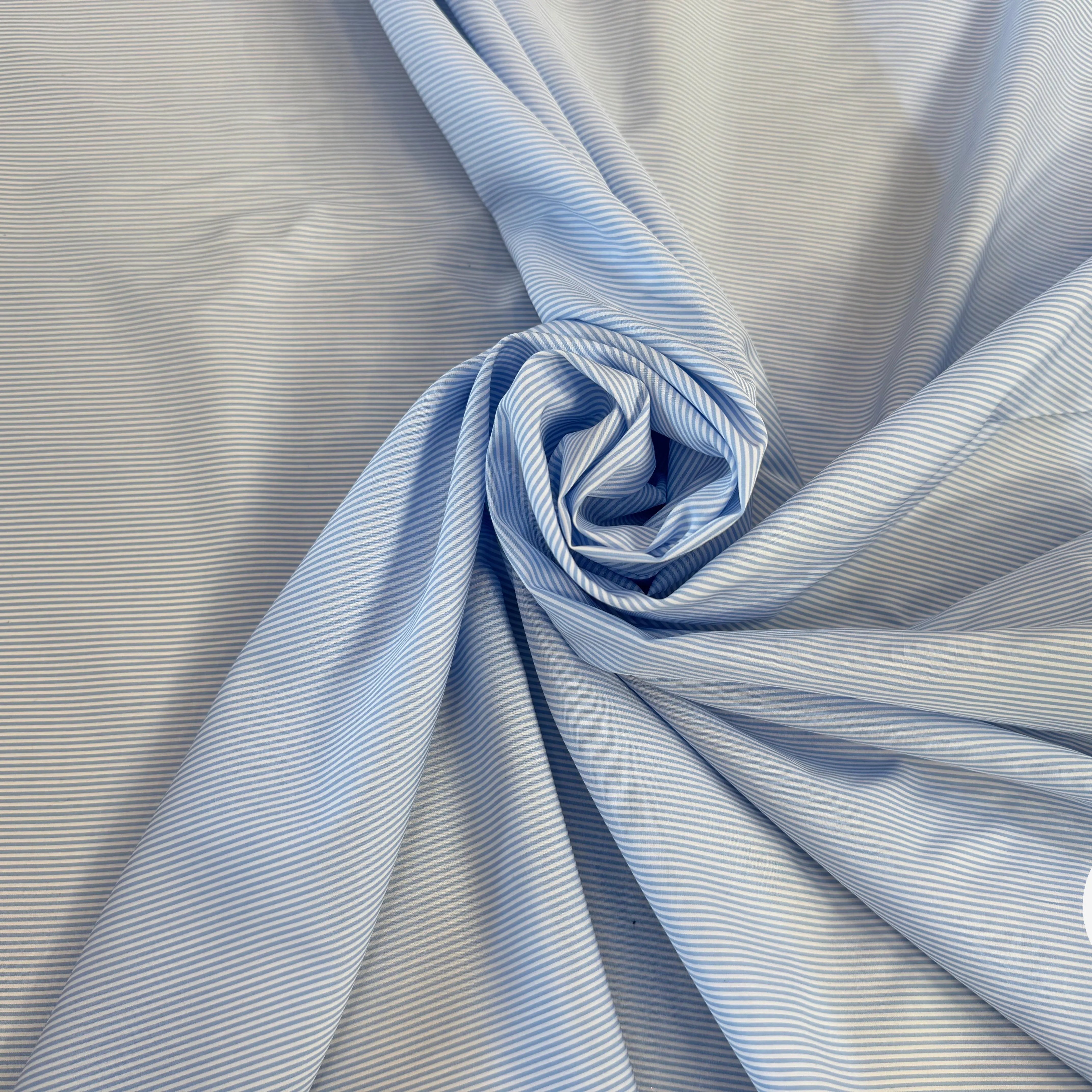 POPELINE DE COTON BLANCHE A RAYURES BLEU CIEL - My Little Coupon