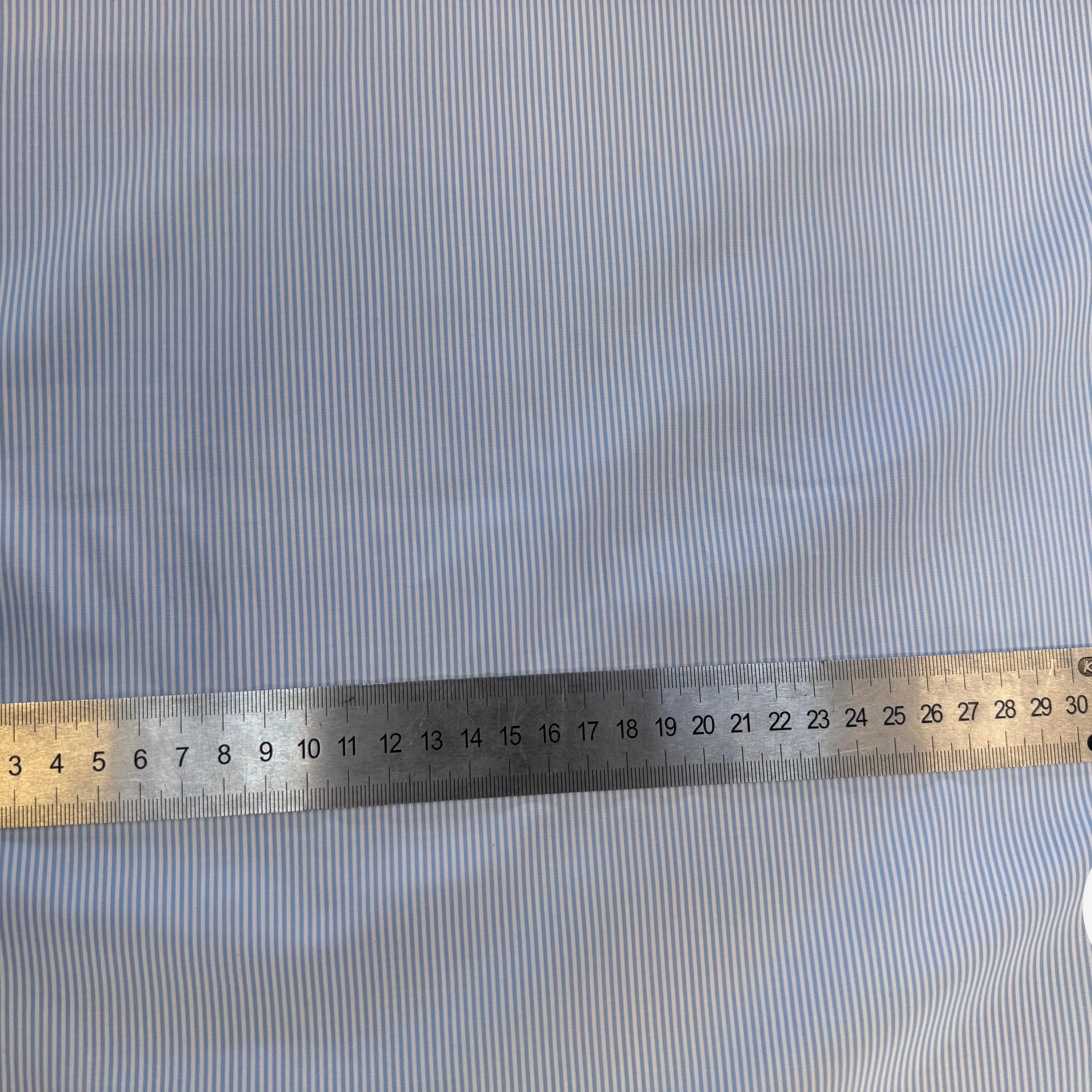 POPELINE DE COTON BLANCHE A RAYURES BLEU CIEL - My Little Coupon