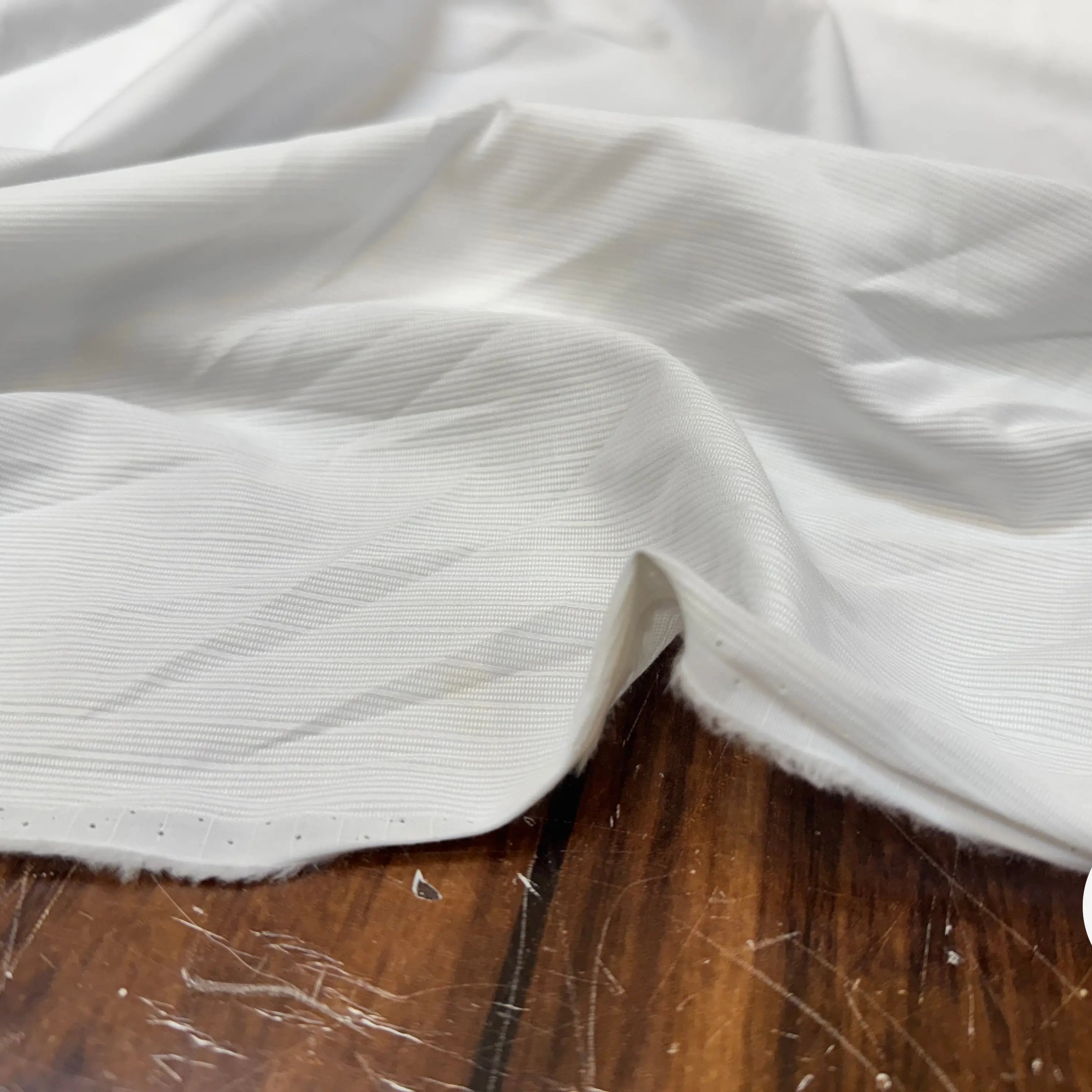 POPELINE DE COTON BLANCHES RAYURES IRRÉGULIÈRES EFFET SATINÉ - My Little Coupon