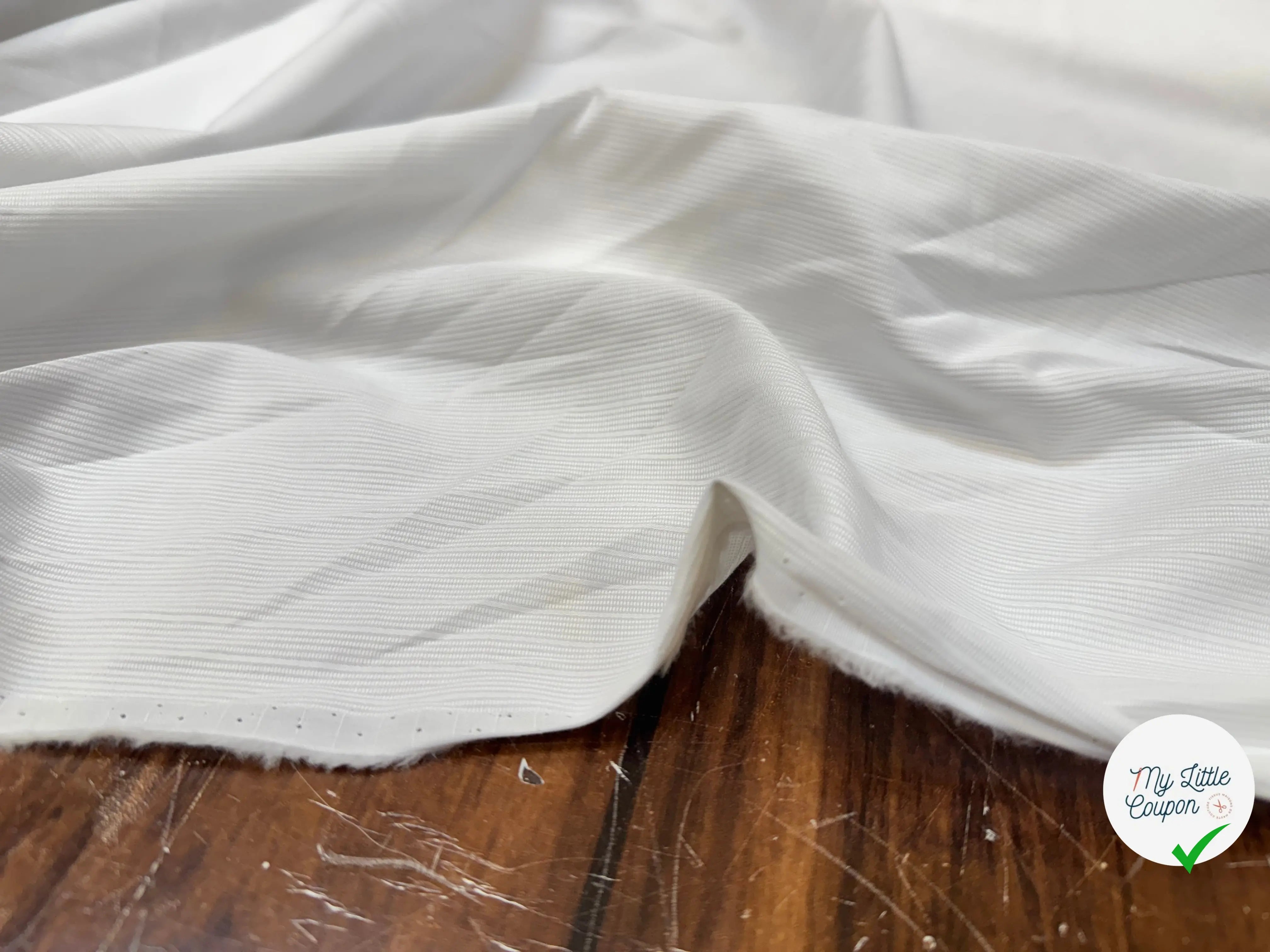 POPELINE DE COTON BLANCHES RAYURES IRRÉGULIÈRES EFFET SATINÉ - My Little Coupon