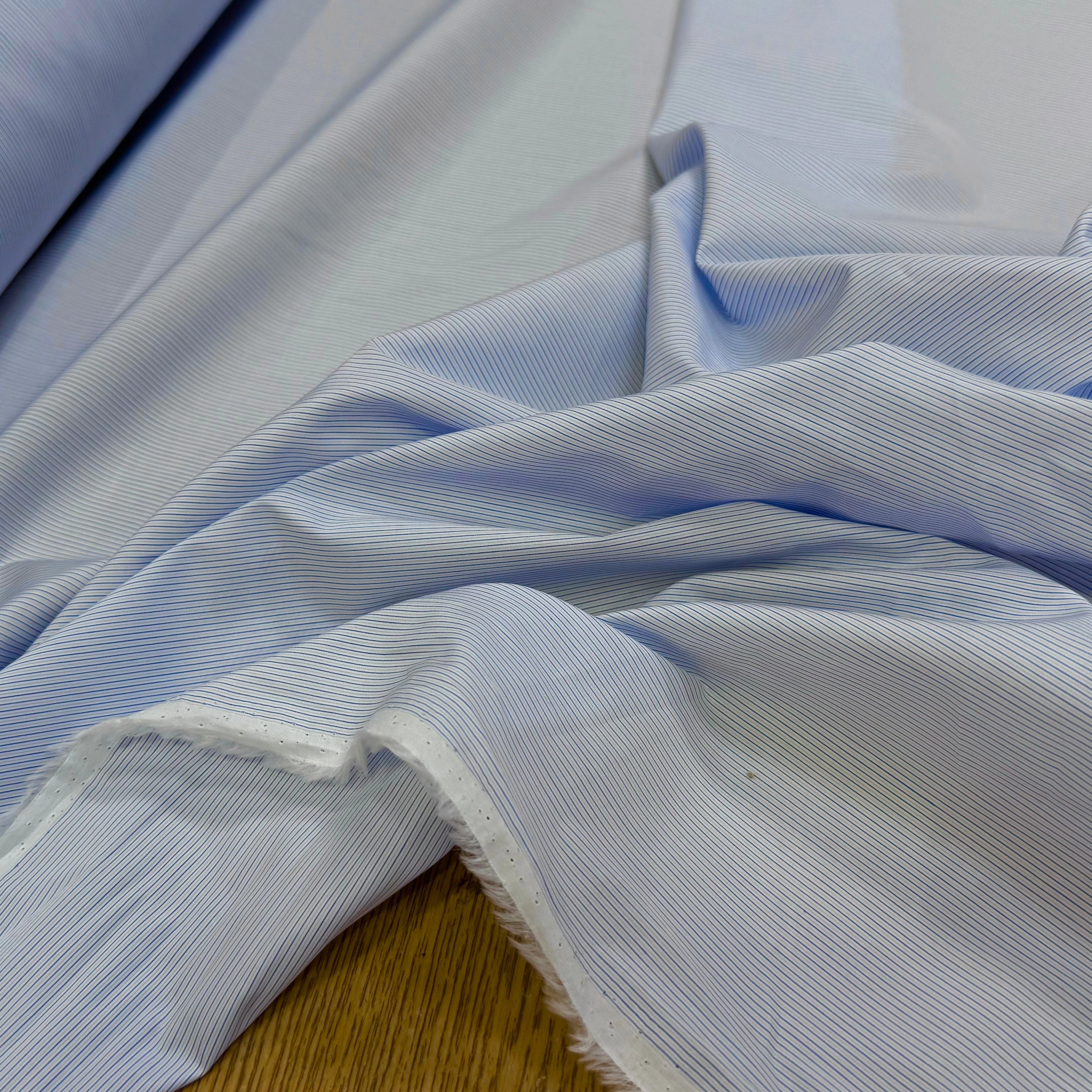 POPELINE DE COTON FINE RAYURES BLEUES QUALITÉ COUTURE - My Little Coupon
