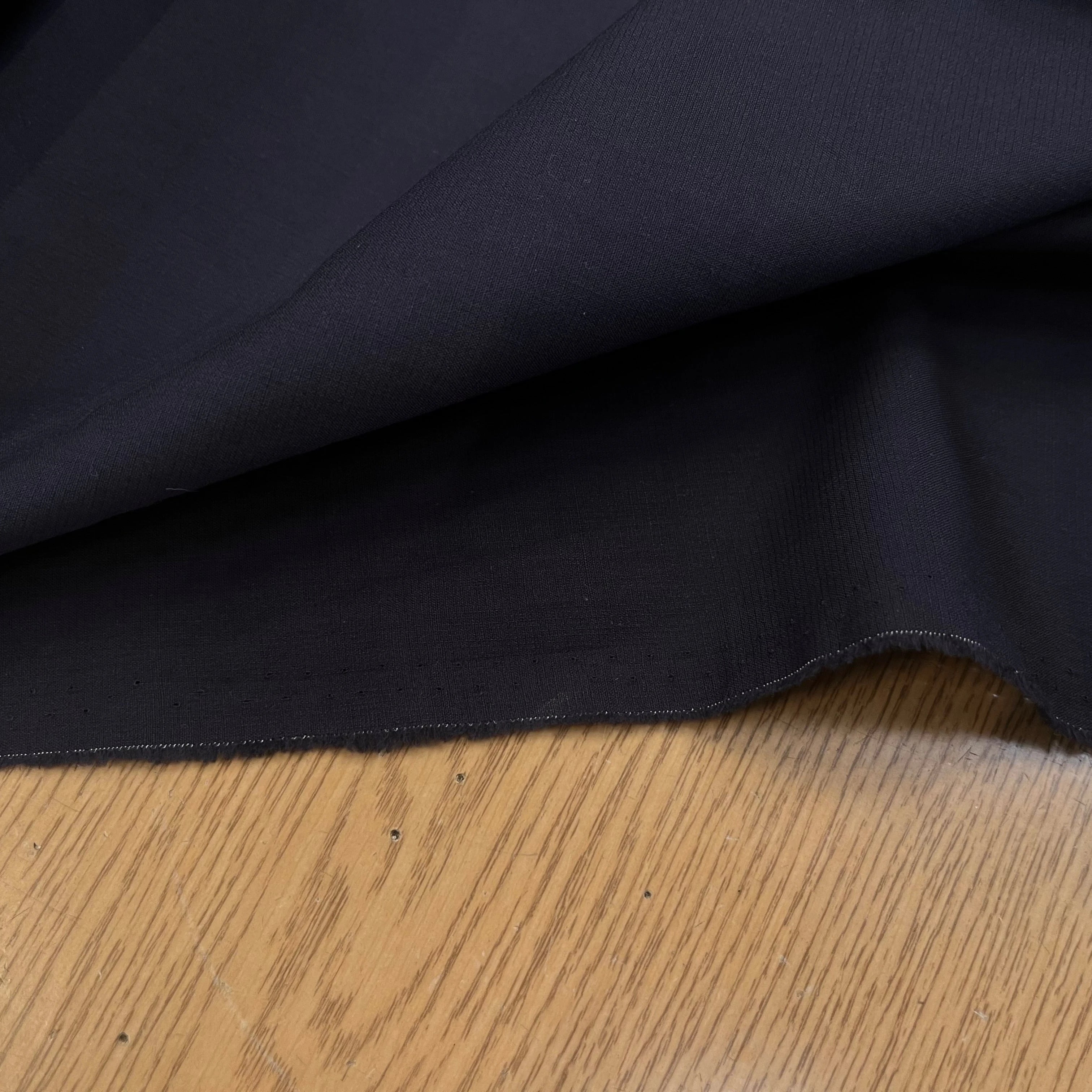 POPELINE DE COTON FINEMENT RAYÉE BLEU MARINE 154CM - My Little Coupon