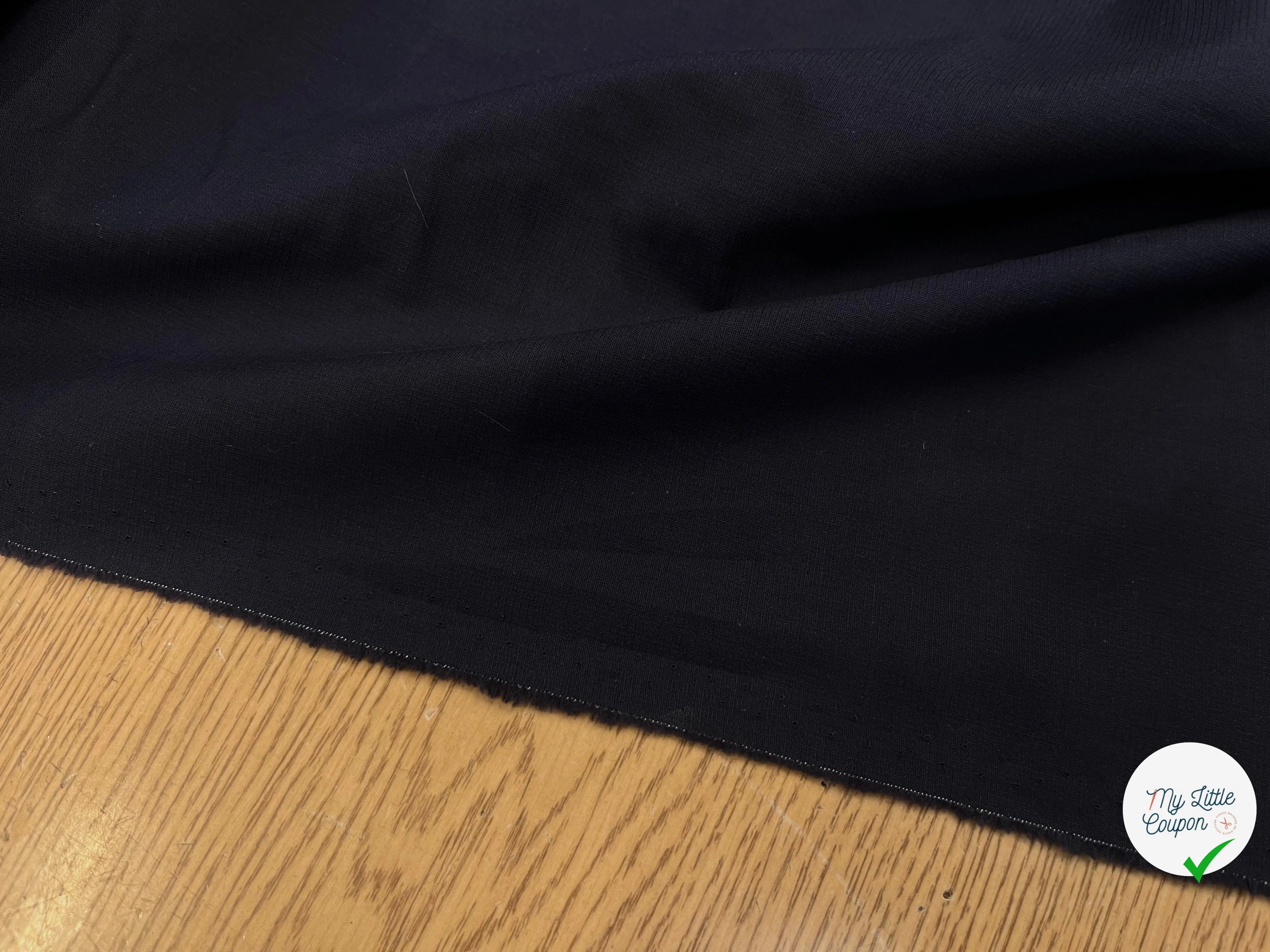 POPELINE DE COTON FINEMENT RAYÉE BLEU MARINE 154CM - My Little Coupon