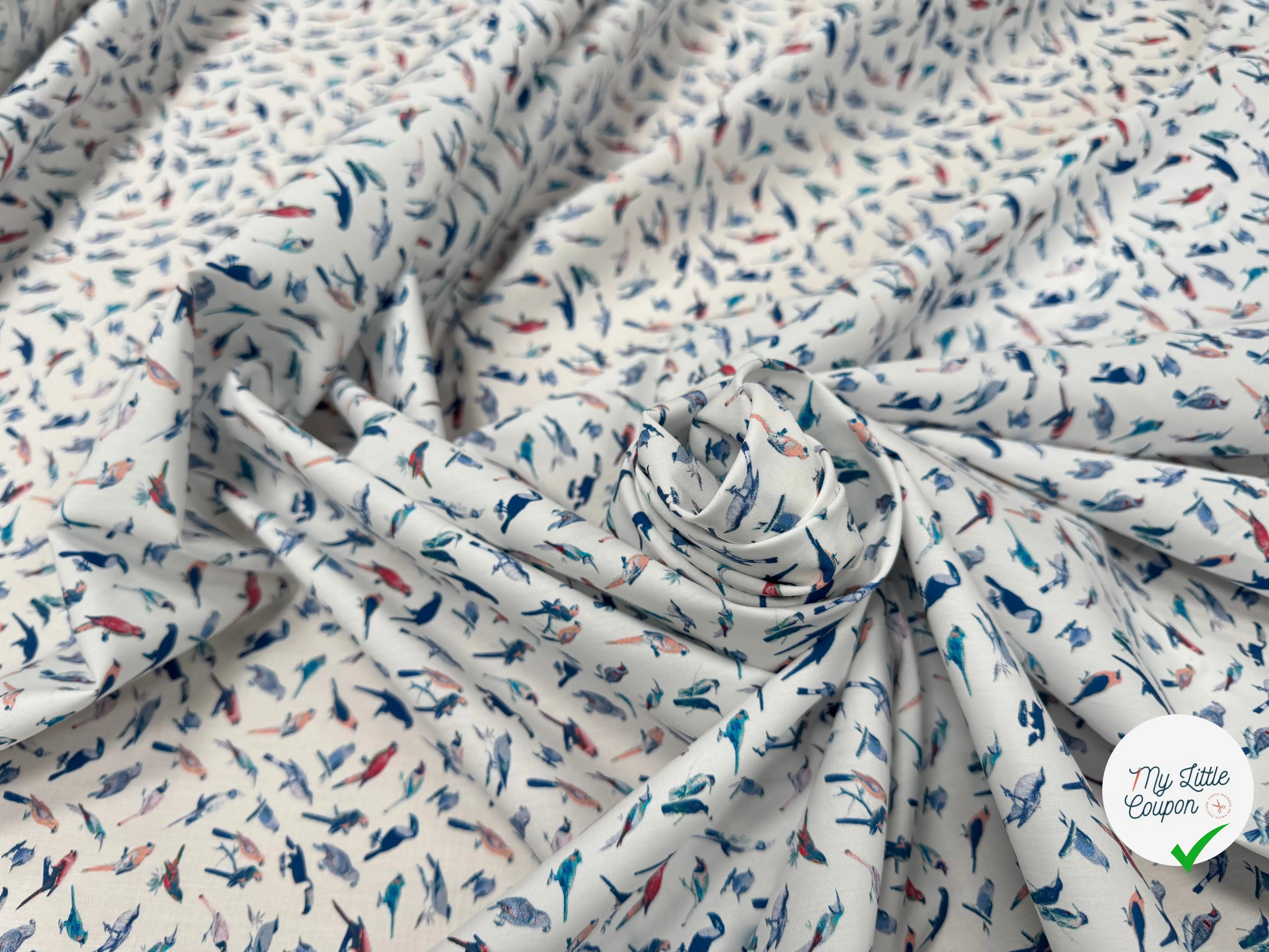 POPELINE DE COTON FOND BLANC MOTIF PERROQUETS - My Little Coupon