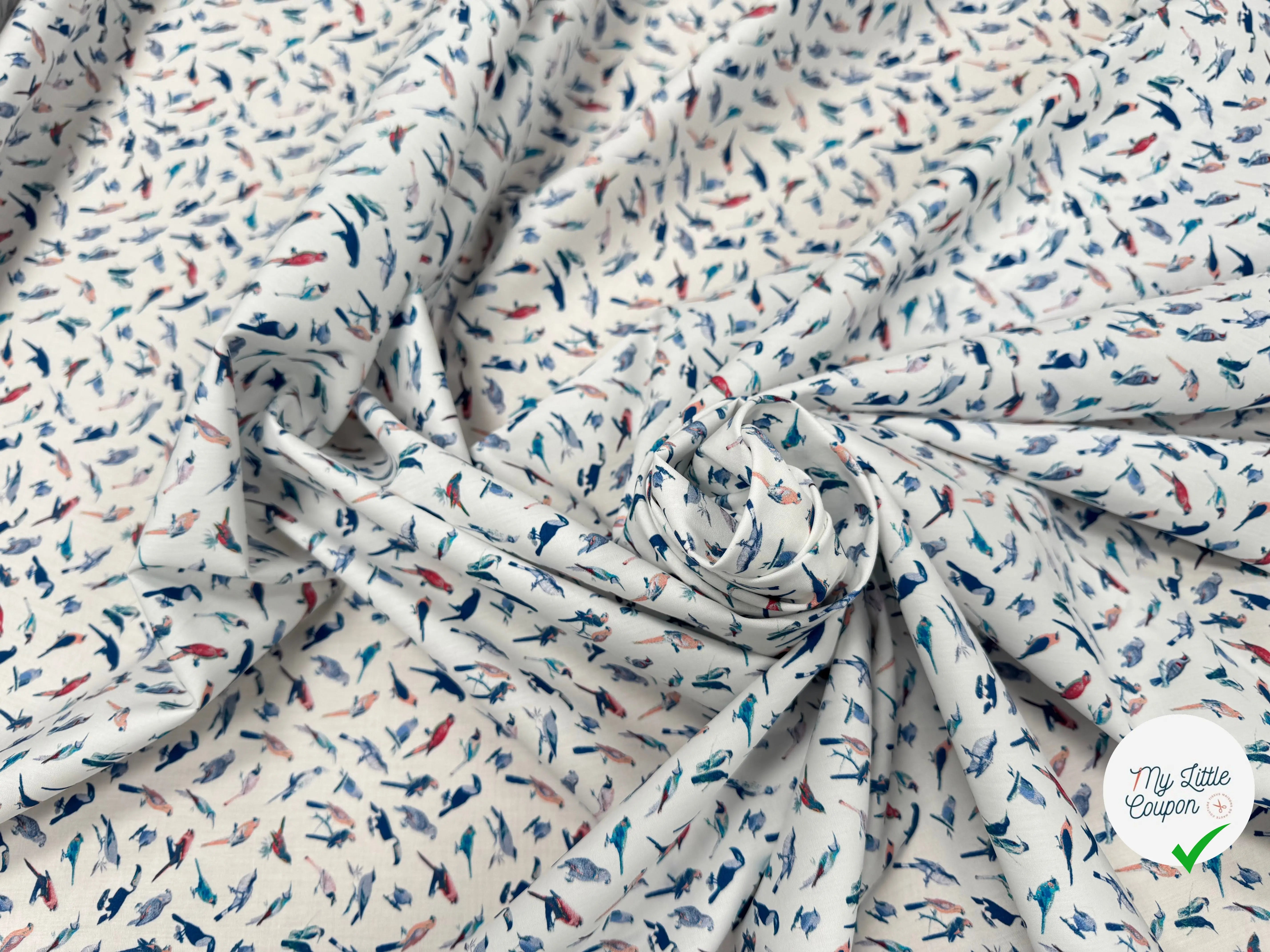 POPELINE DE COTON FOND BLANC MOTIF PERROQUETS - My Little Coupon