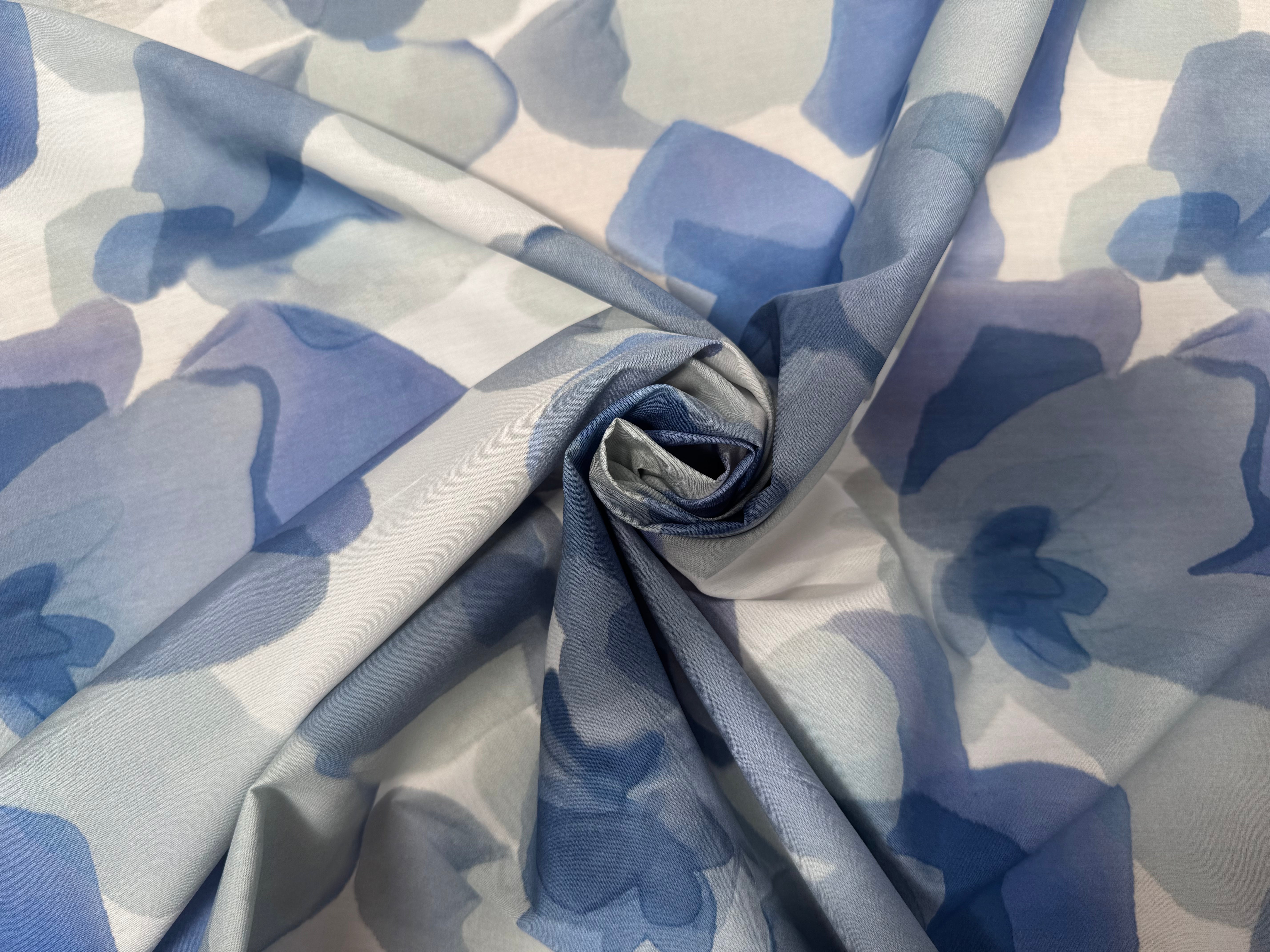 POPELINE DE COTON FOND BLANC MOTIFS ABSTRAIT BLEU - My Little Coupon