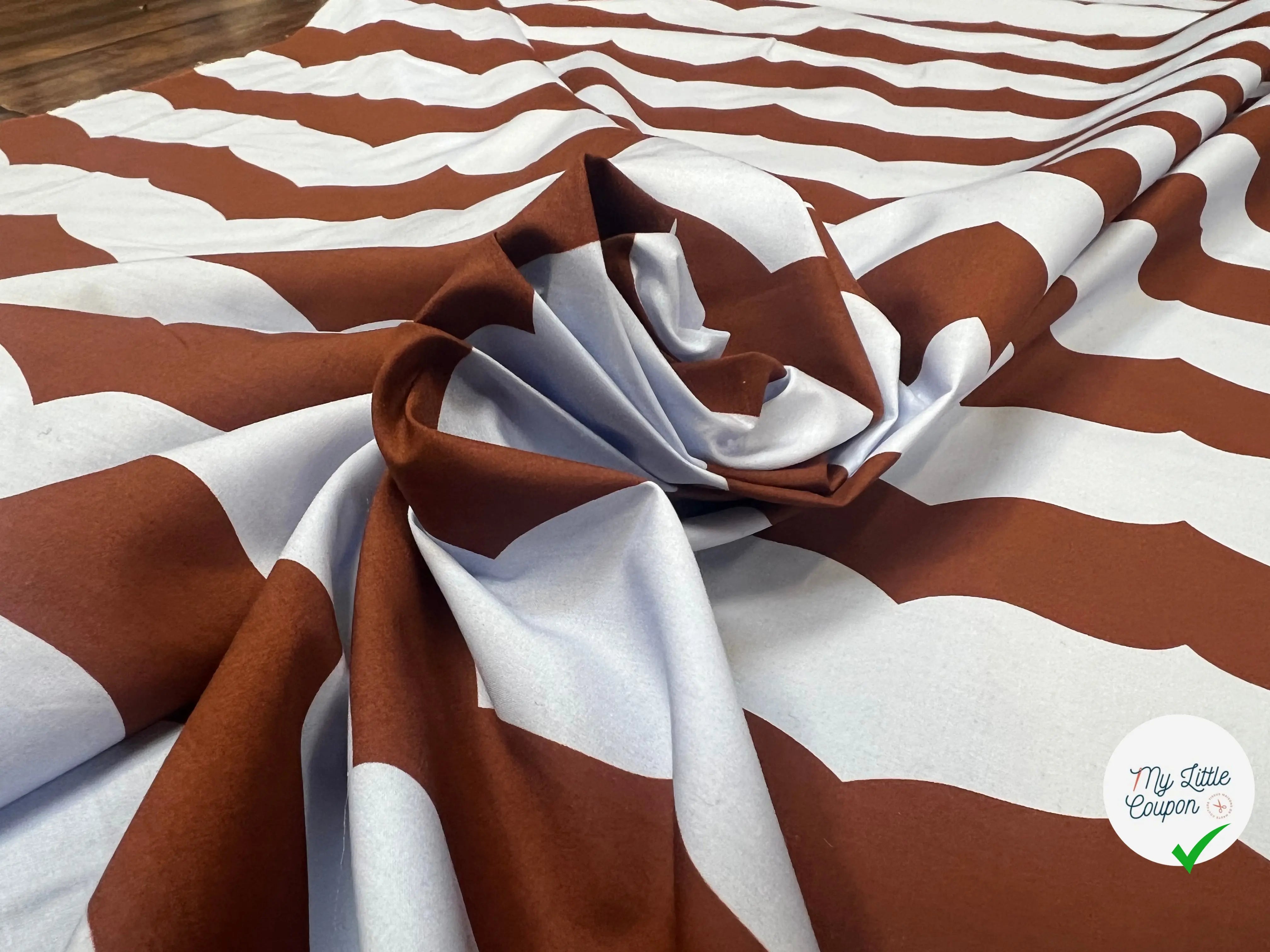 POPELINE DE COTON FOND BLEU CIEL MOTIFS HIRONDELLE MARRONS - My Little Coupon