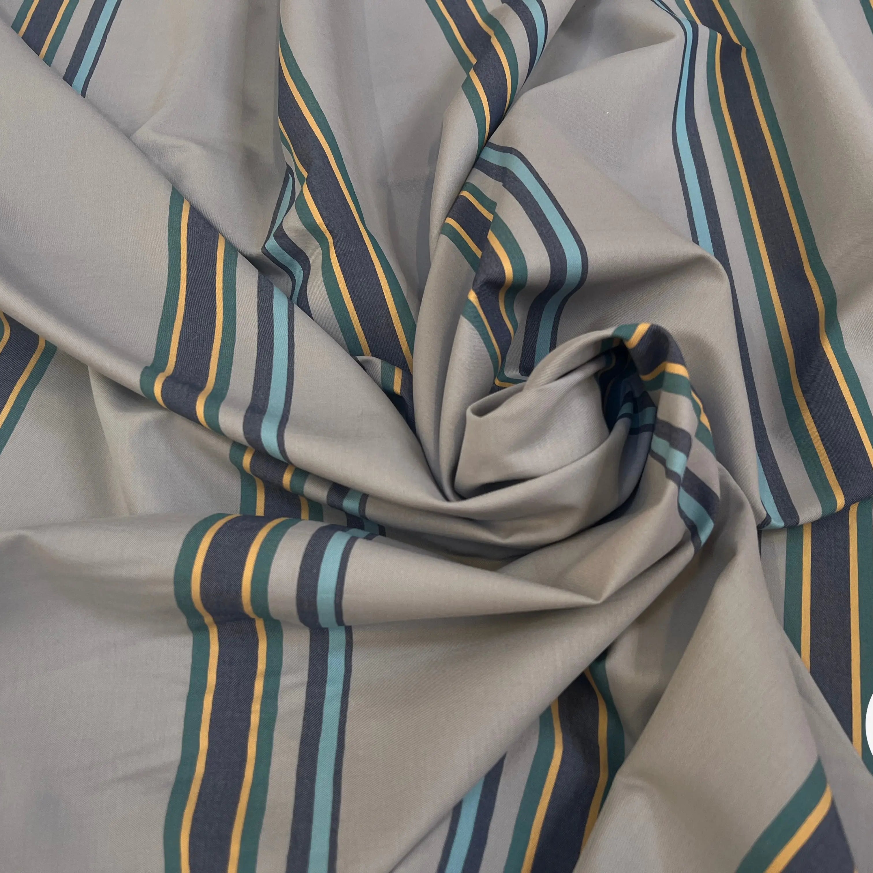 POPELINE DE COTON GRISE FINEMENT SERGÉE RAYURES HORIZONTALES - My Little Coupon