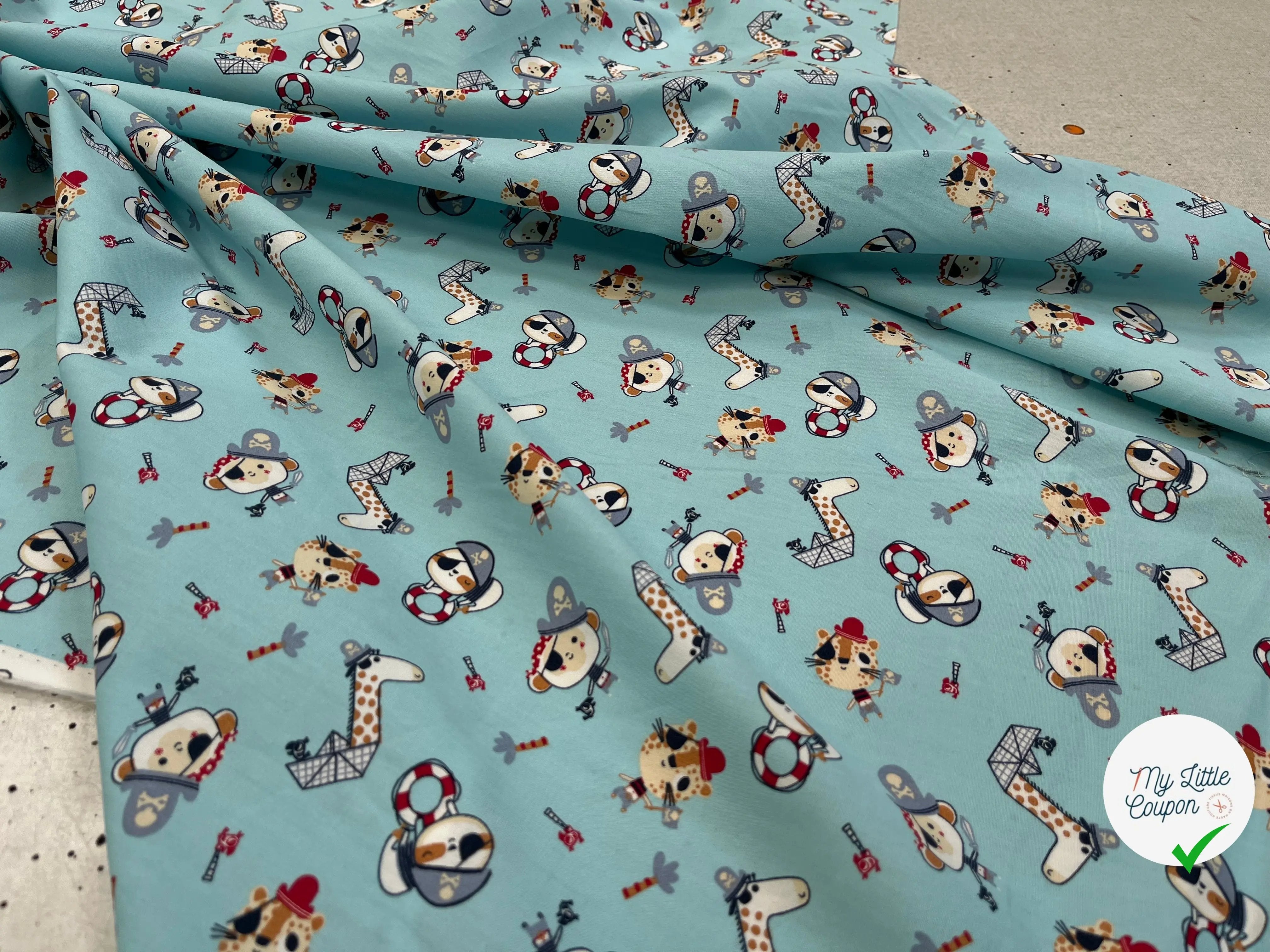 POPELINE DE COTON IMPRIMÉE LITTLE ONES PIRATES KID BLEU CIEL - My Little Coupon