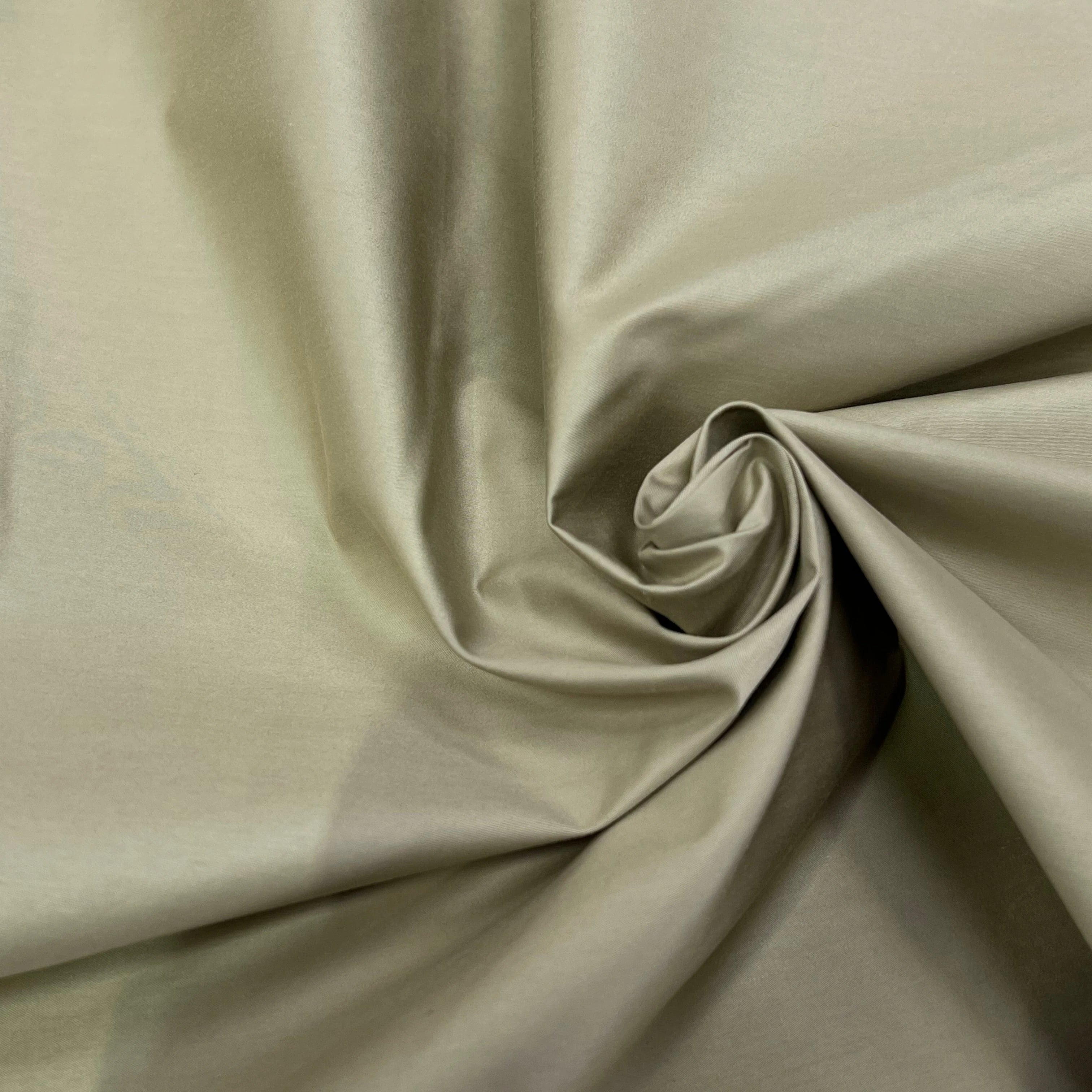 POPELINE DE COTON LISSE LÉGÈREMENT SATINÉ BEIGE CLAIR (SABLE) 140CM - My Little Coupon