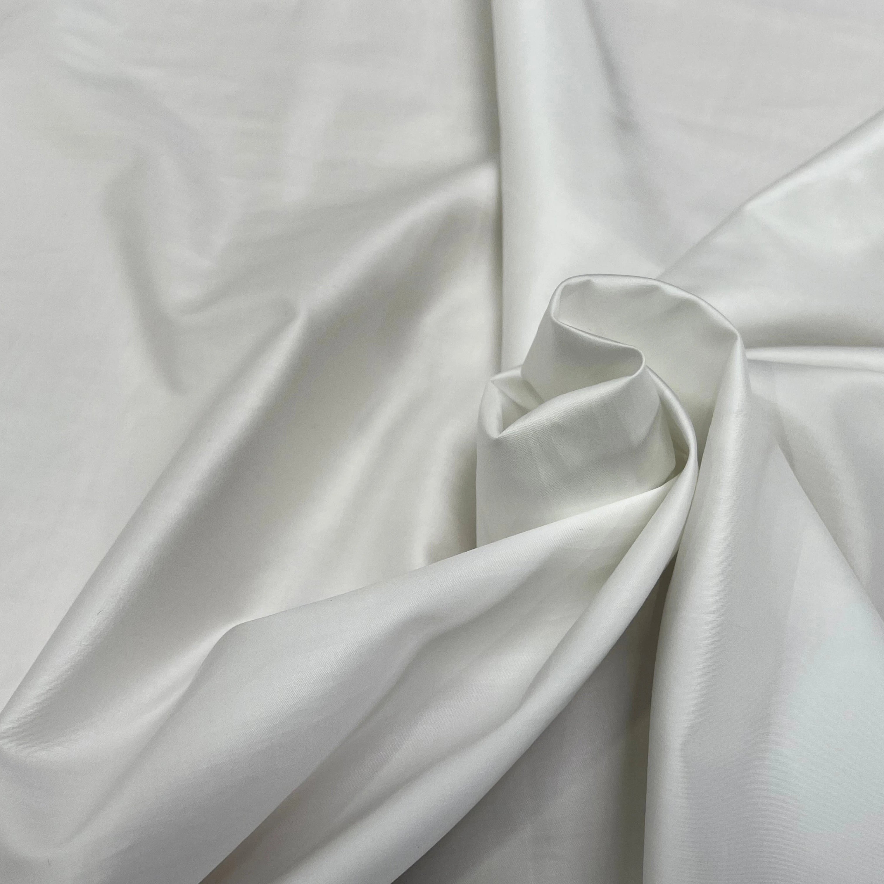 POPELINE DE COTON LISSE LÉGÈREMENT SATINÉ BLANCHE 140CM - My Little Coupon