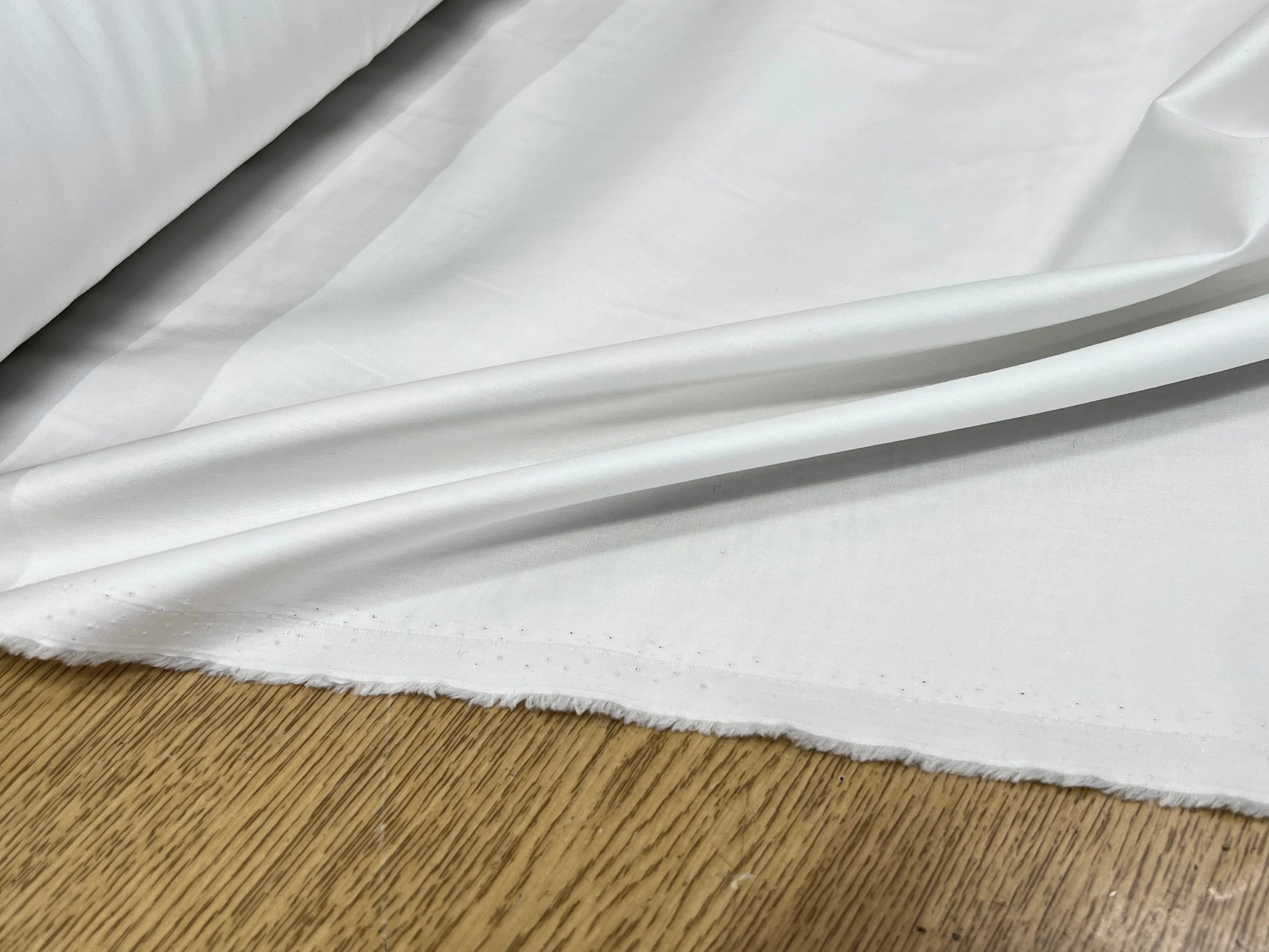 POPELINE DE COTON LISSE LÉGÈREMENT SATINÉ BLANCHE 140CM - My Little Coupon