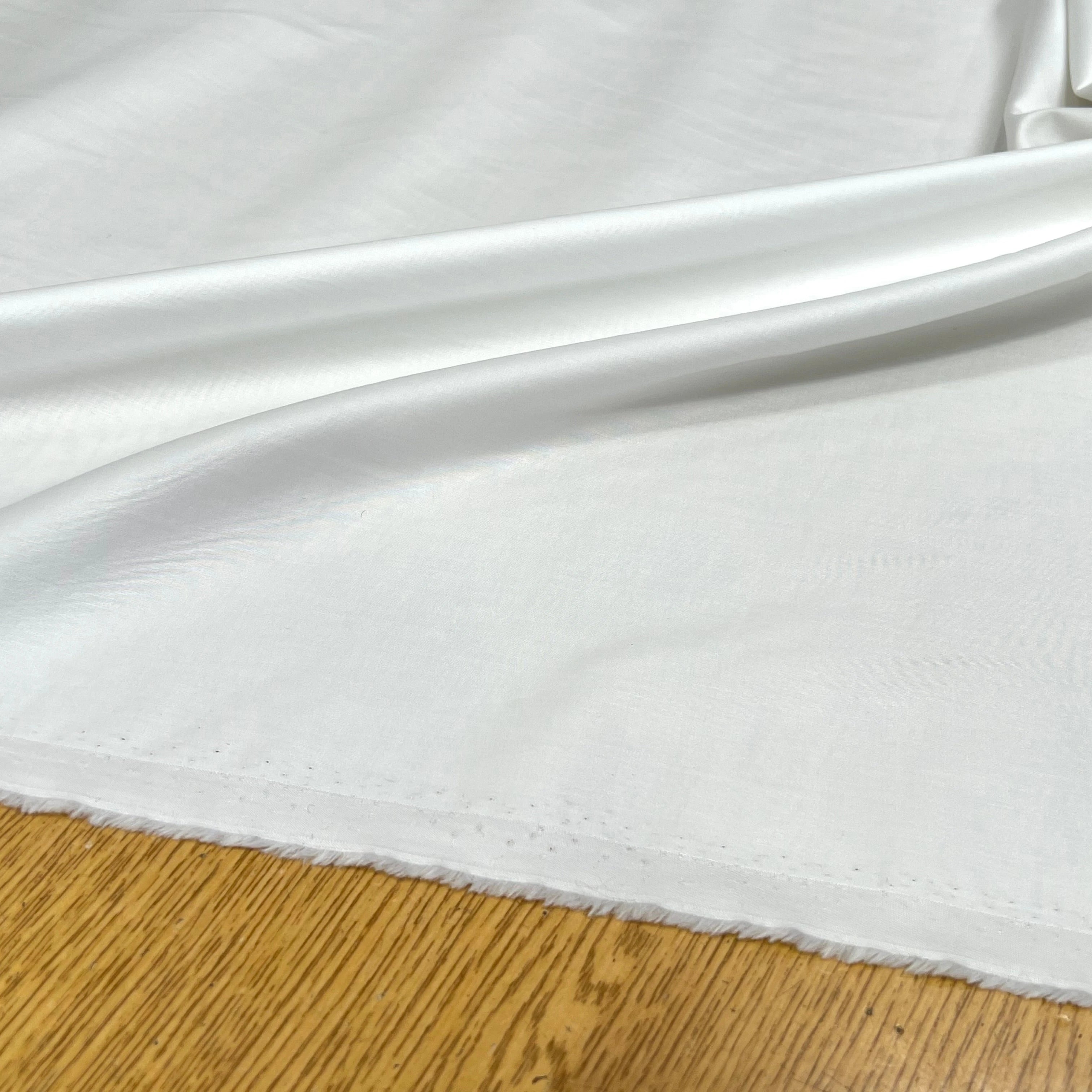 POPELINE DE COTON LISSE LÉGÈREMENT SATINÉ BLANCHE 140CM - My Little Coupon