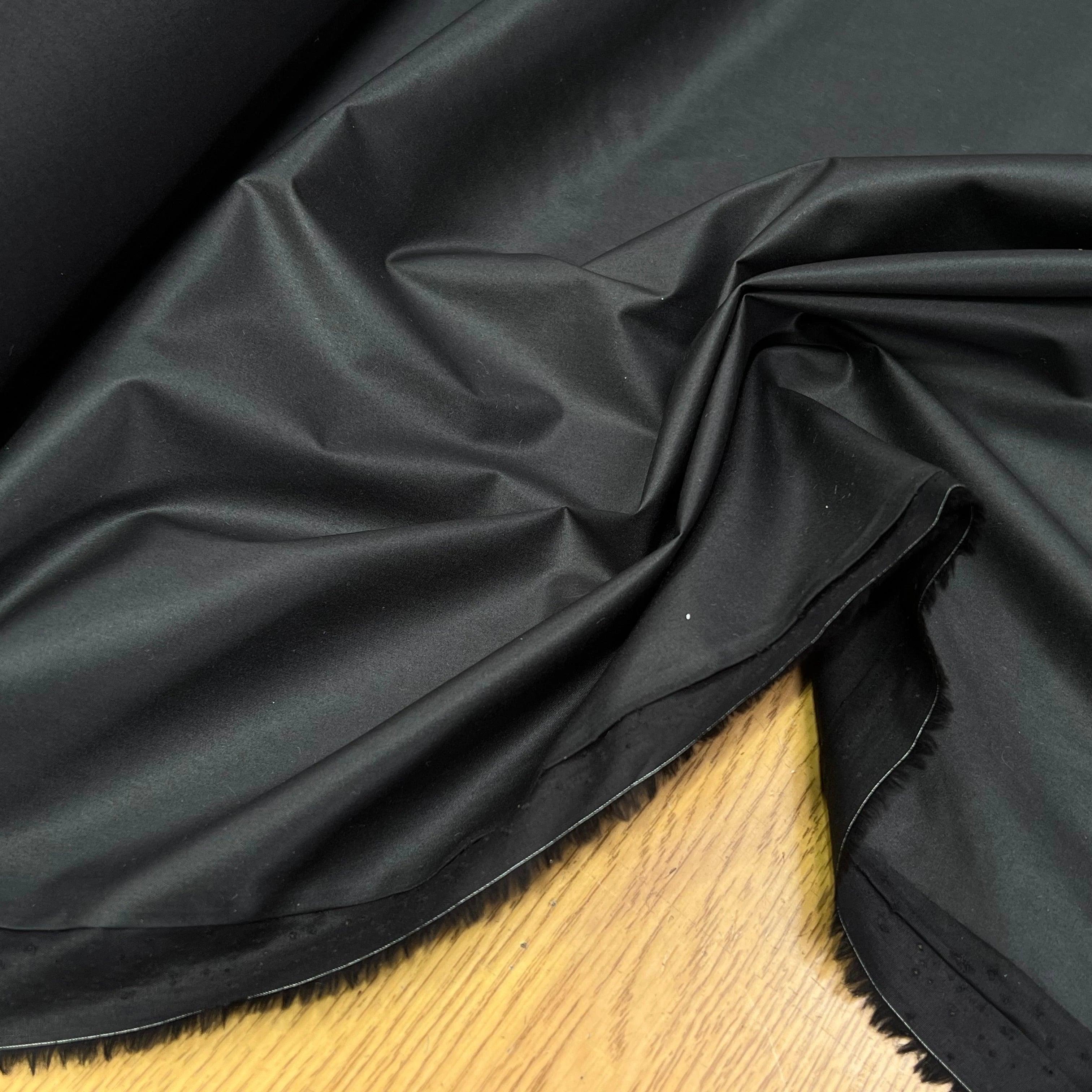 POPELINE DE COTON LISSE LÉGÈREMENT SATINÉ DOUBLE FACE NOIR 100% COTON - My Little Coupon