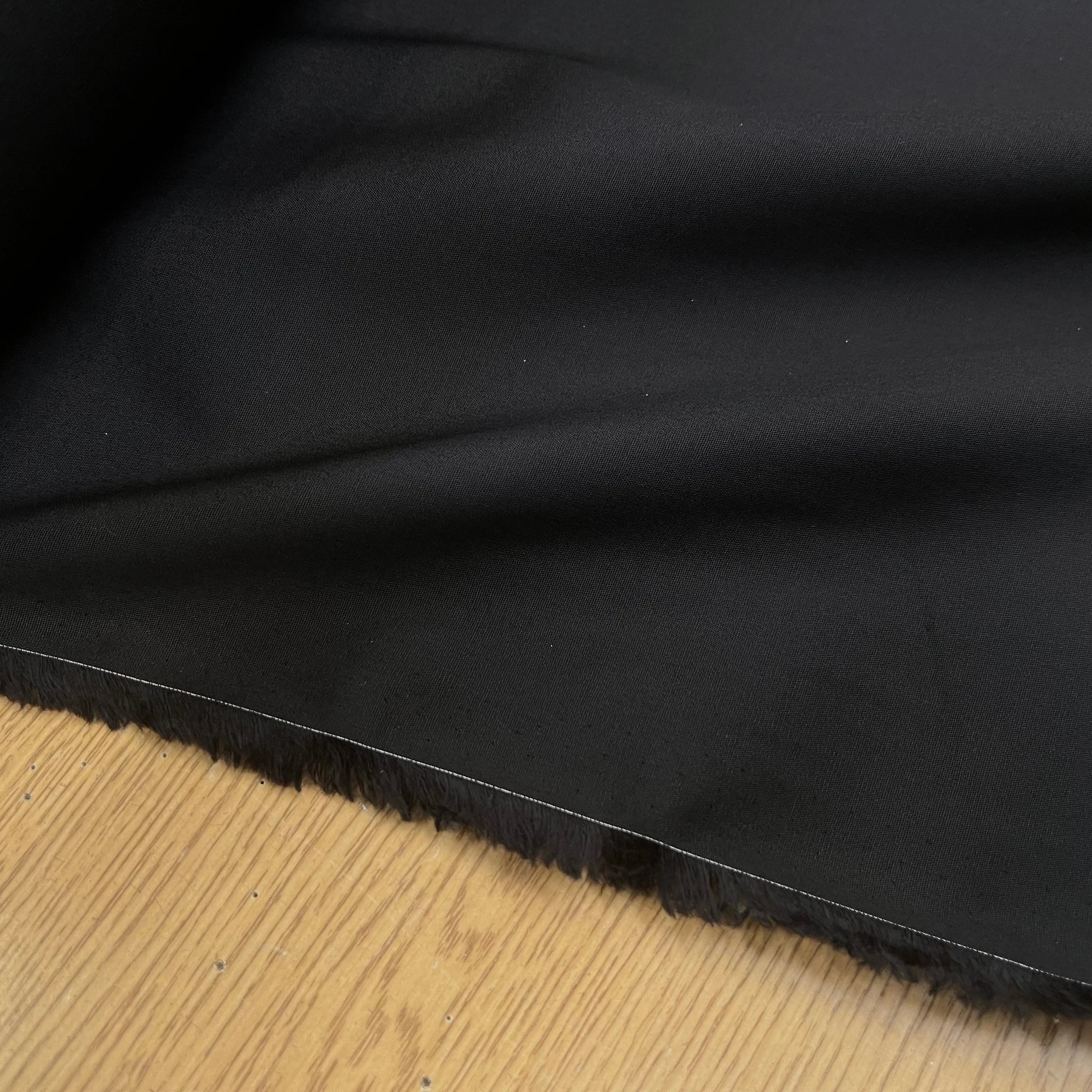 POPELINE DE COTON LISSE NOIR EFFET ROSÉ 150CM - My Little Coupon