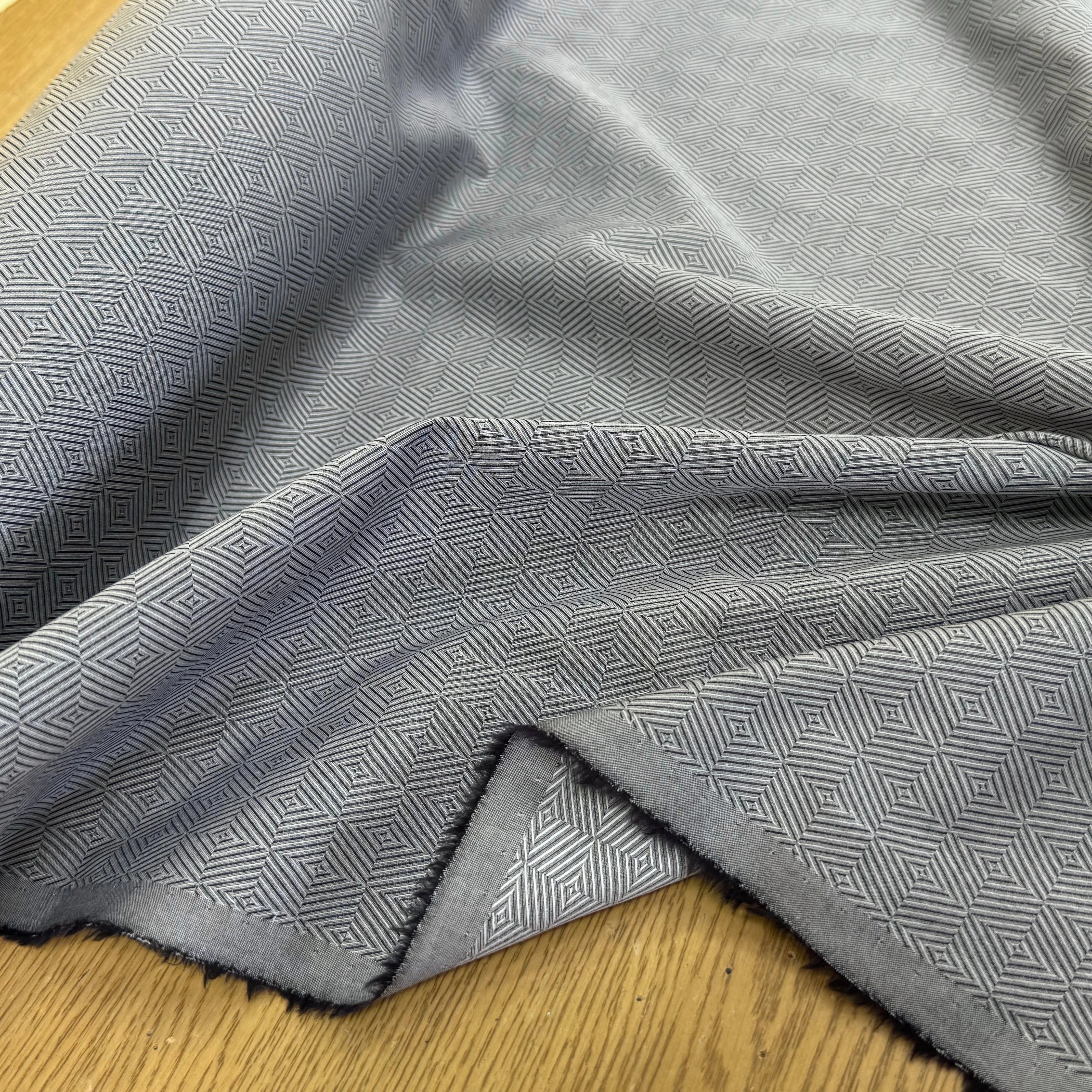 POPELINE DE COTON MOTIFS GÉOMETRIQUES GRIS - My Little Coupon
