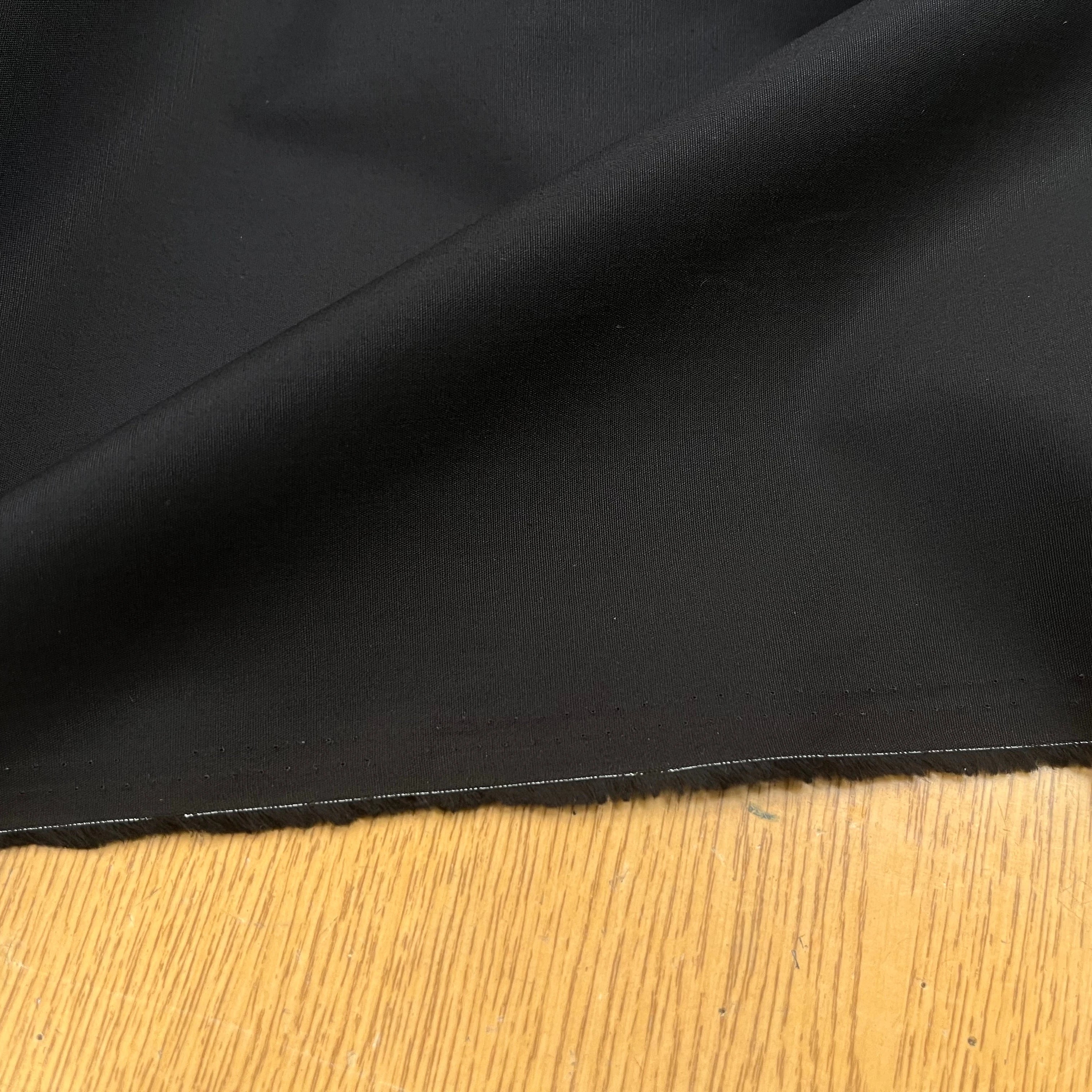 POPELINE DE COTON NOIR CRAQUANTE 145CM 100% COTON - My Little Coupon