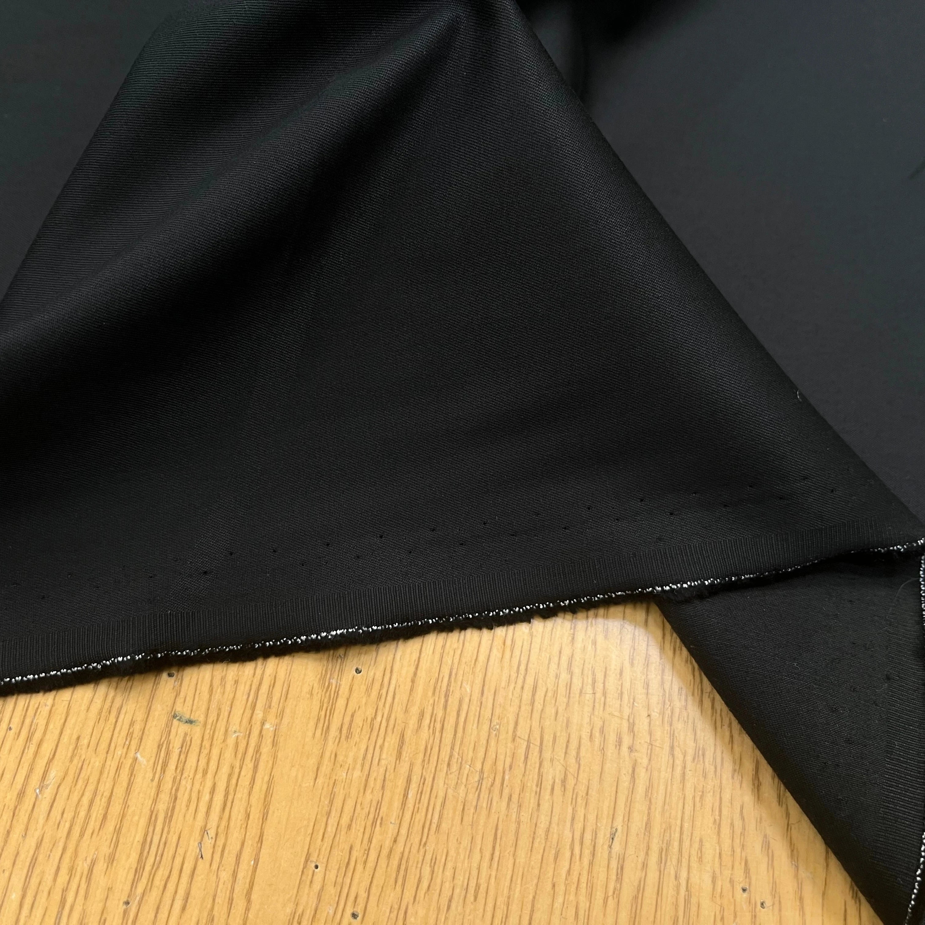 POPELINE DE COTON NOIR LEGEREMENT SATINÉ 150CM 100% COTON - My Little Coupon