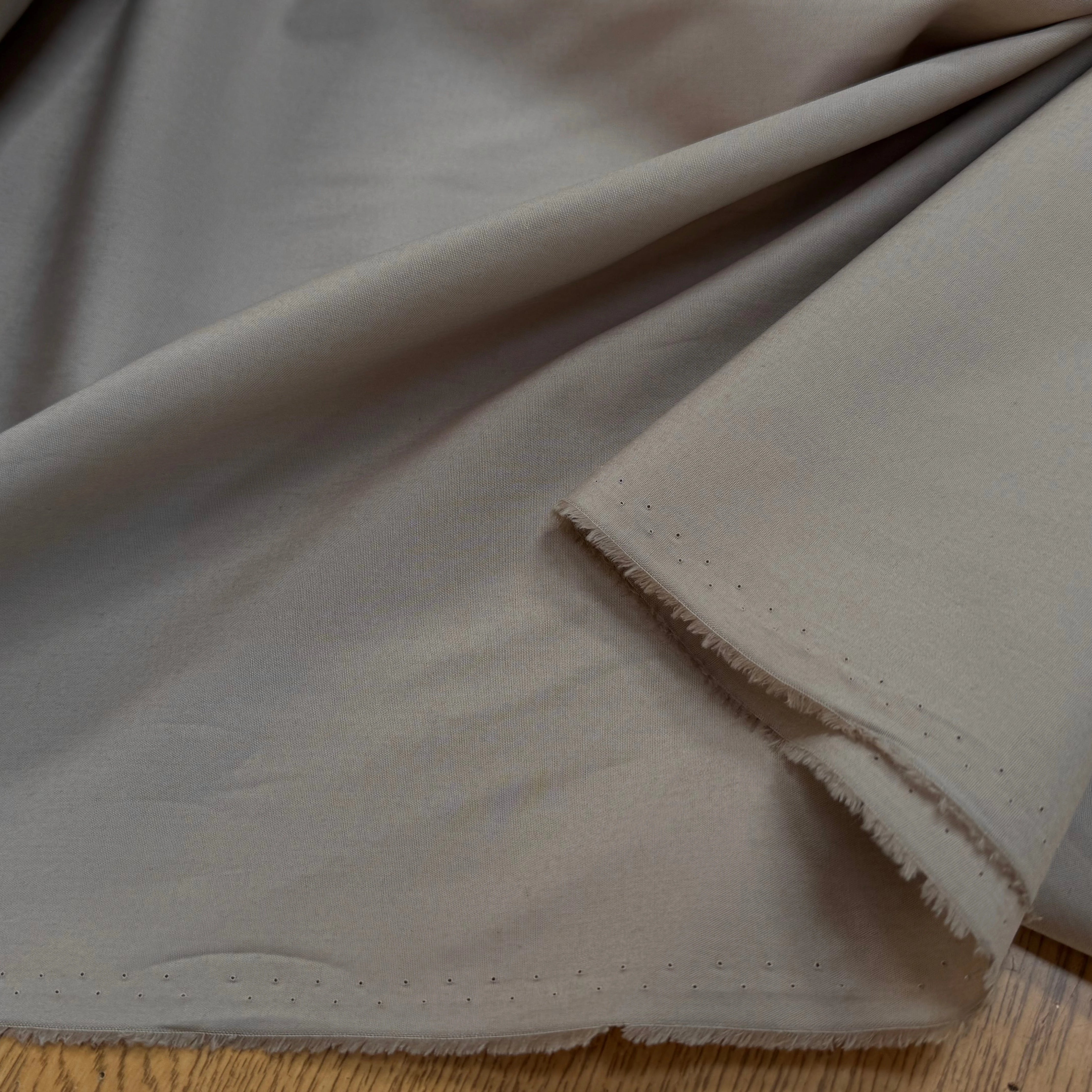 POPELINE DE COTON PRÉMIUM BEIGE TAUPE - My Little Coupon