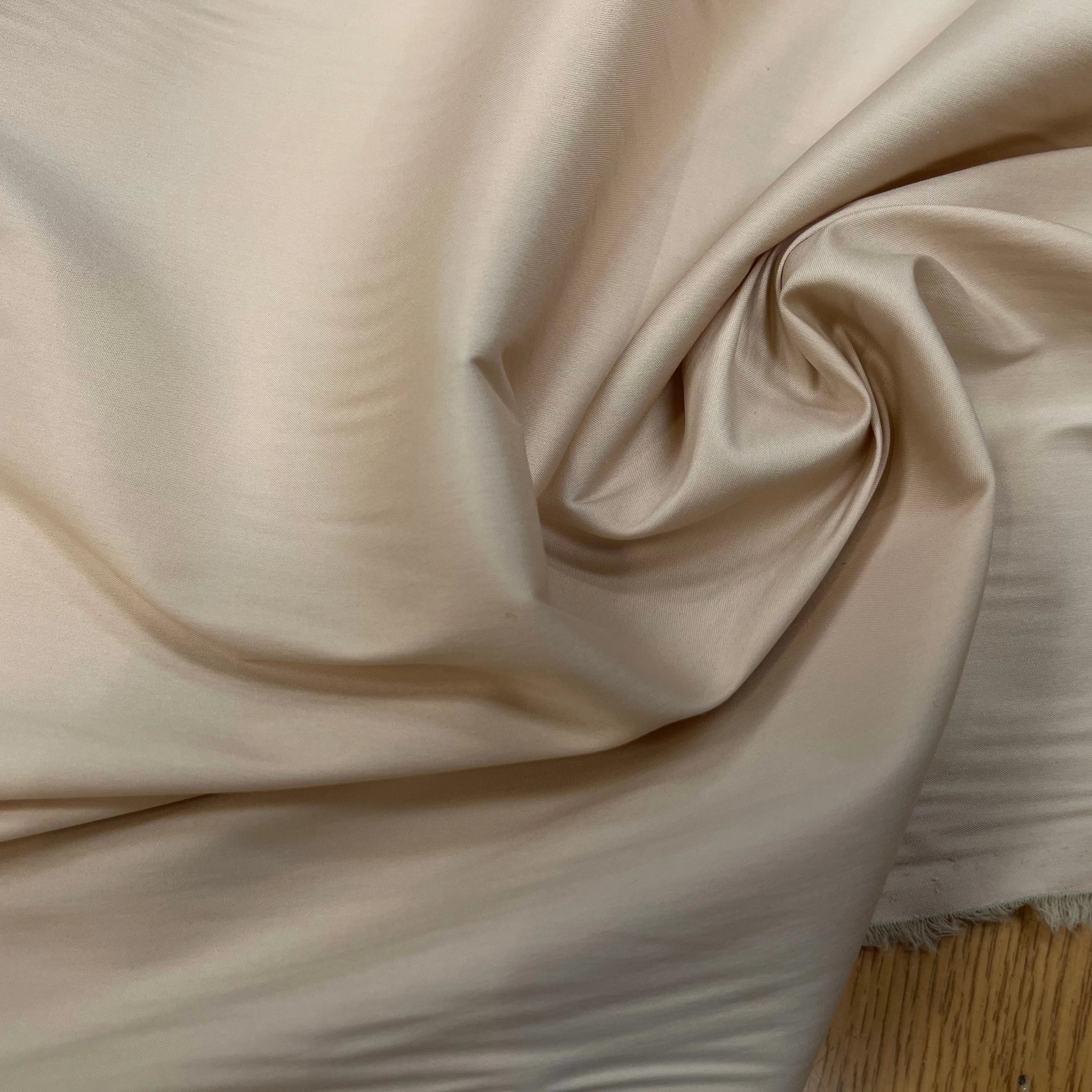 POPELINE DE COTON QUALITÉ COUTURE LEGÈREMENT SATINÉE LIGHT SAND - My Little Coupon